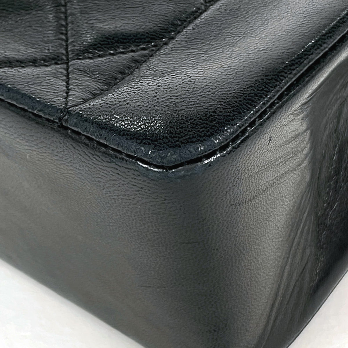 Chanel Black Leather Shoulder Bag (Pre-Owned)
