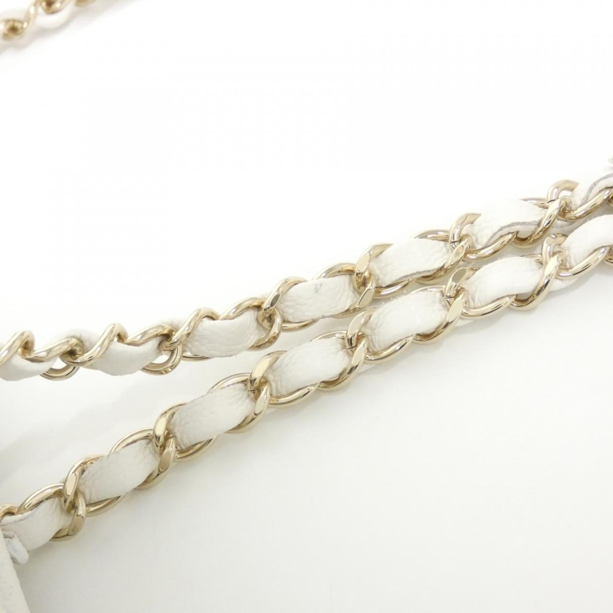 Chanel White Grained Calfskin Handbag Pouch (Pre-Owned)
