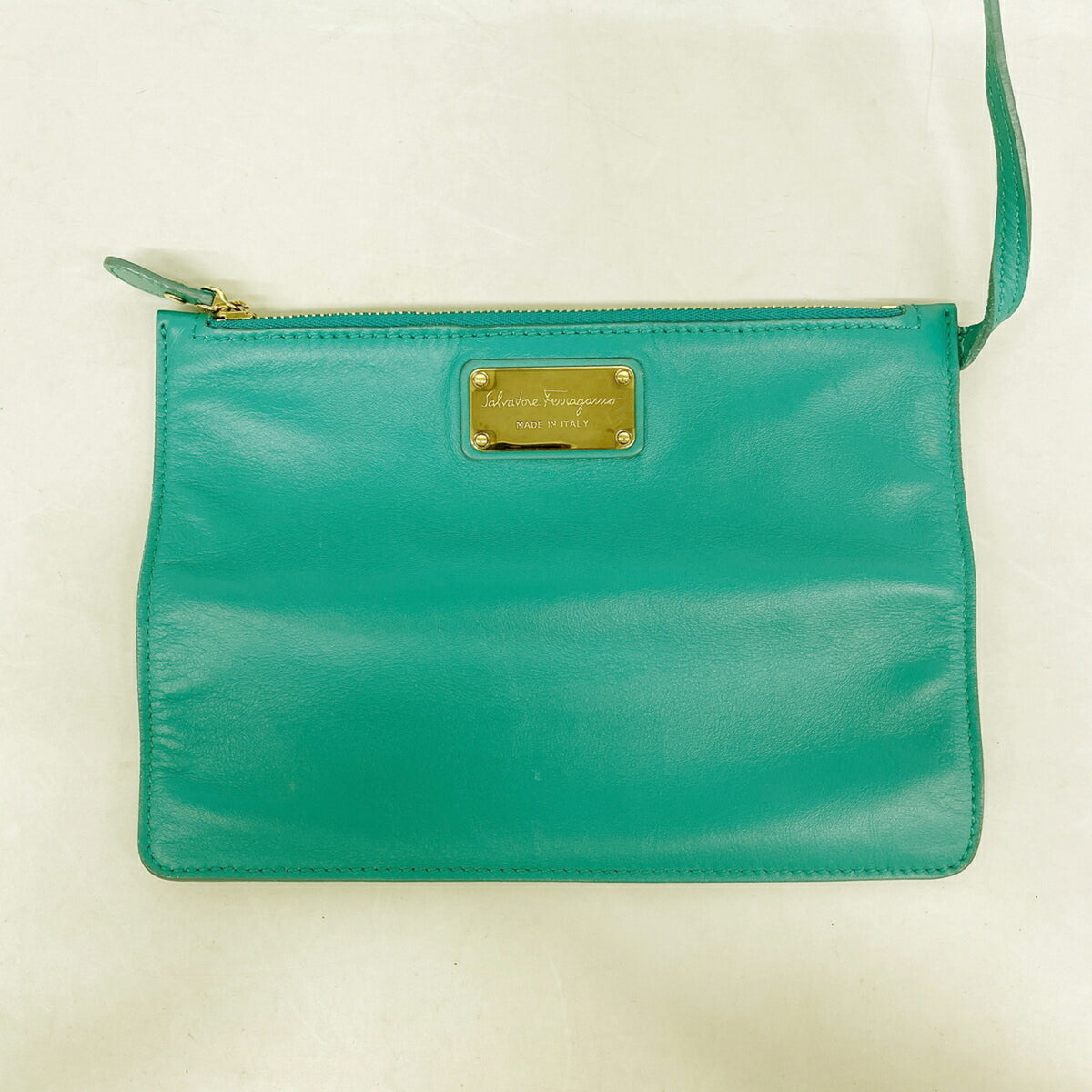 Salvatore Ferragamo Green Leather Handbag (Pre-Owned)
