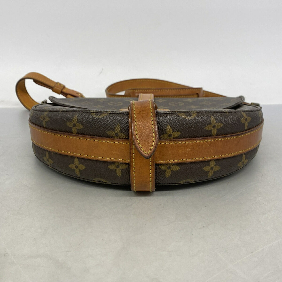 Louis Vuitton Brown Shoulder Bag (Pre-Owned)