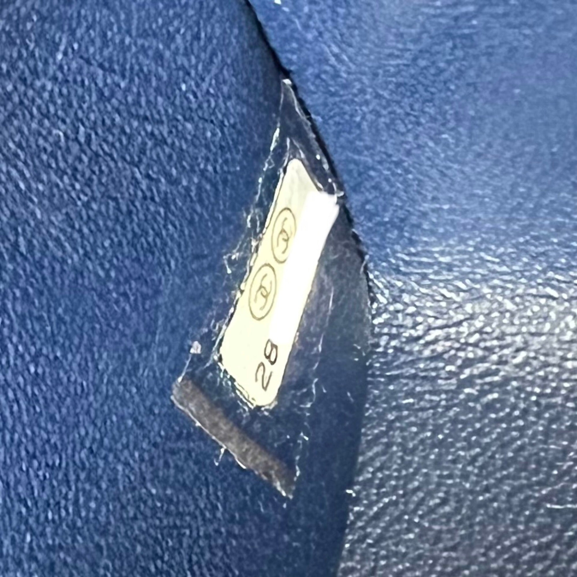 Chanel Blue Leather Shoulder Bag (Pre-Owned)