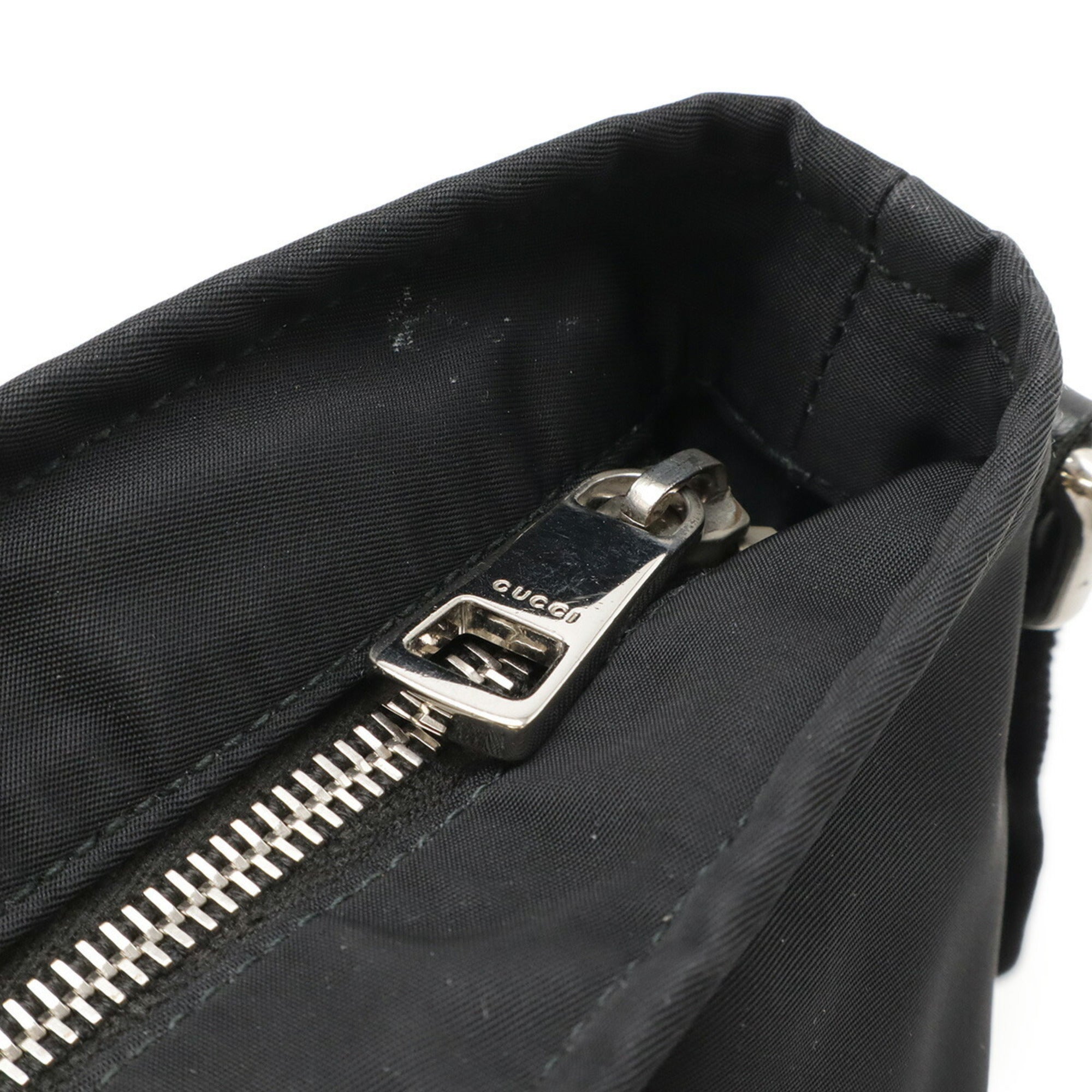 Gucci Black Gray Nylon Leather Shoulder Bag (Pre-Owned)