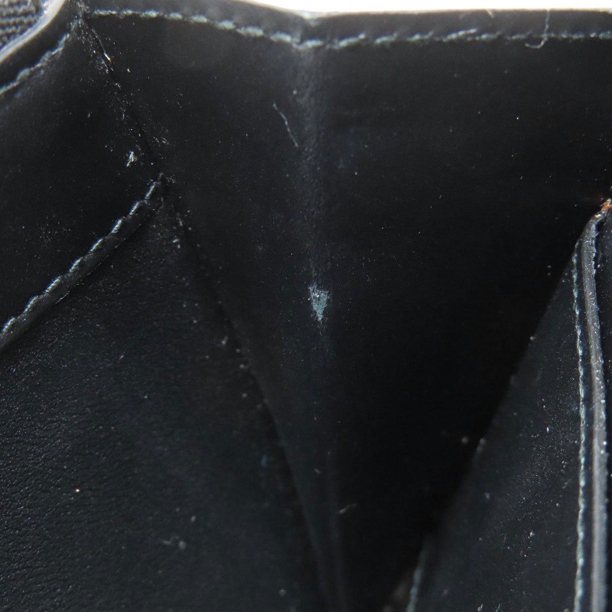 Bvlgari Black Leather Long Wallet (Bi-Fold) (Pre-Owned)