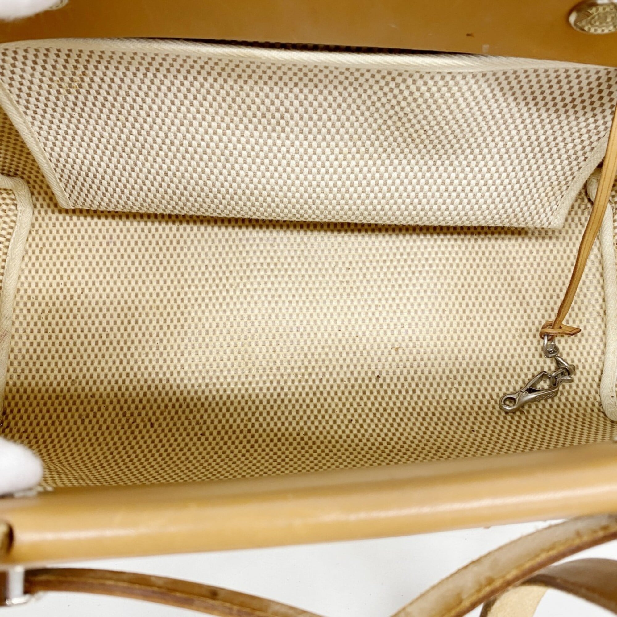 Hermes Natural Shoulder Bag (Pre-Owned)
