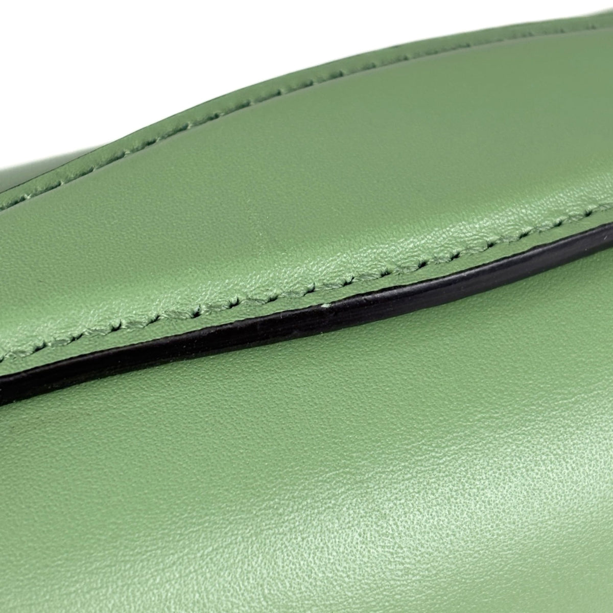 Gucci Light Green Leather Shoulder Bag (Pre-Owned)