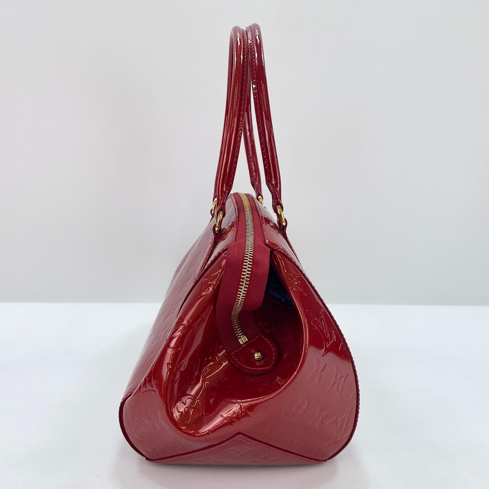 Louis Vuitton Red Color Shoulder Bag (Pre-Owned)