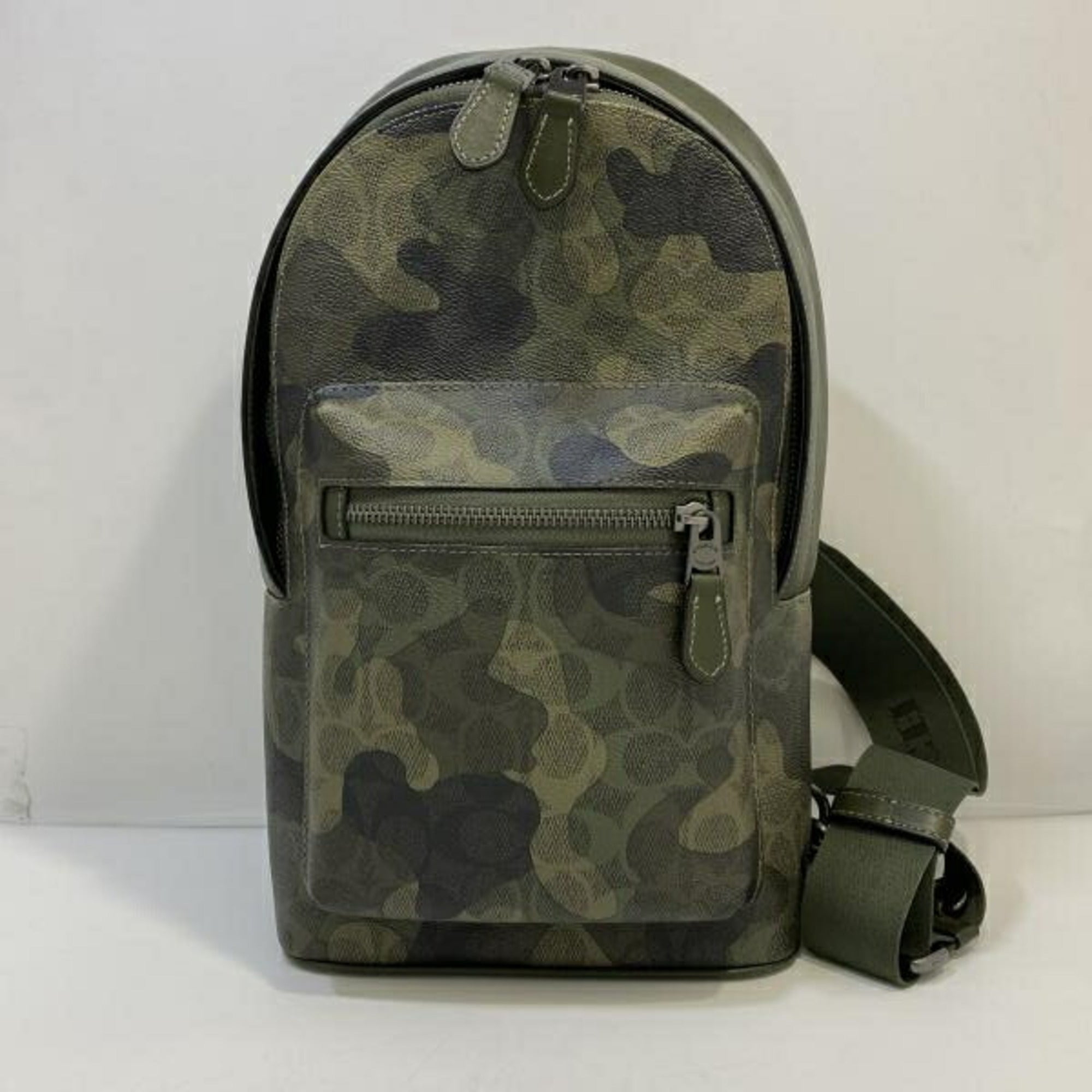 Coach Green Shoulder Bag (Pre-Owned)