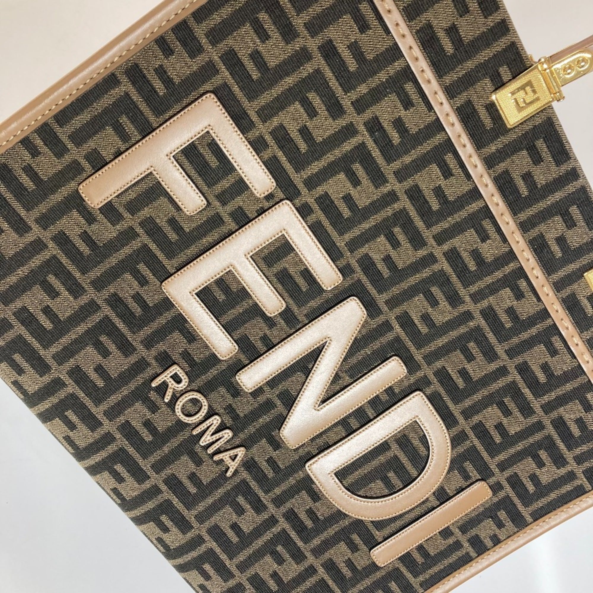 Fendi Brown Leather Canvas Handbag Shoulder Bag (Pre-Owned)
