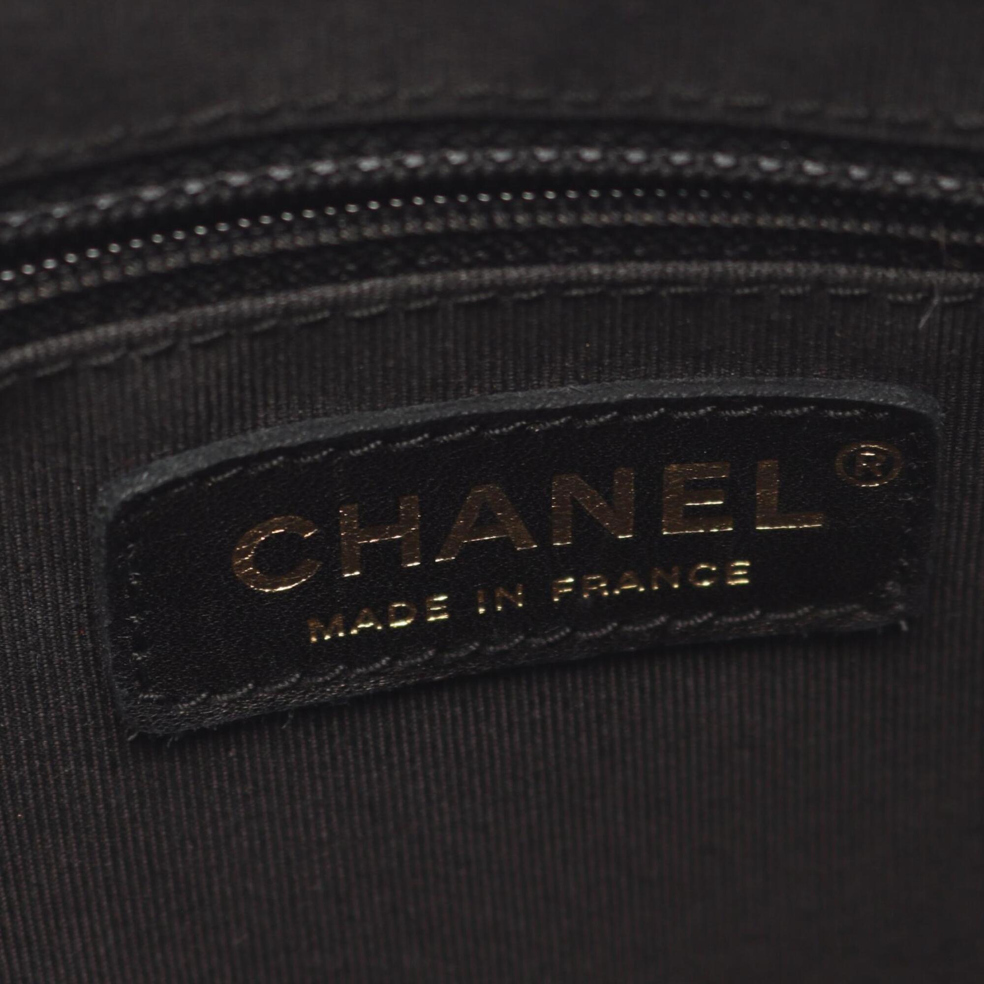Chanel Black Grained Calfskin Handbag Shoulder Bag (Pre-Owned)