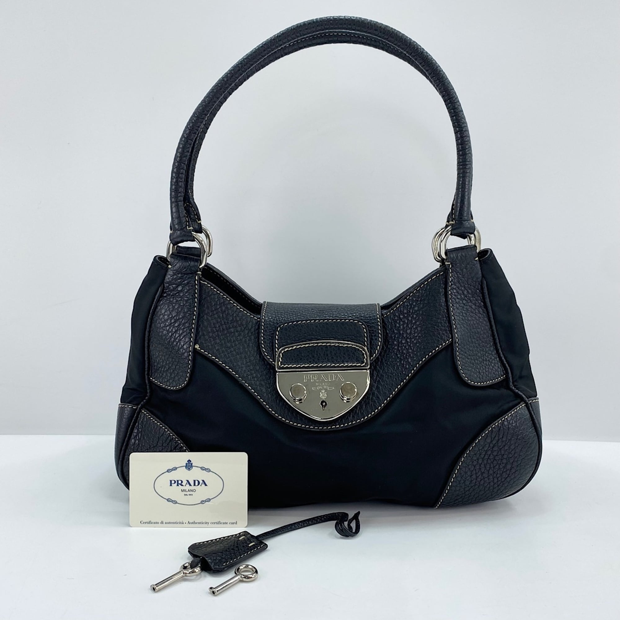 Prada Black Handbag (Pre-Owned)