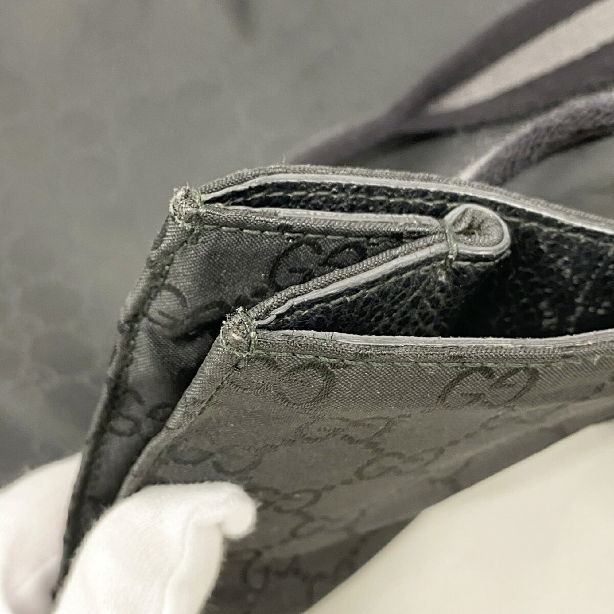 Gucci Black Nylon Tote Bag (Pre-Owned)