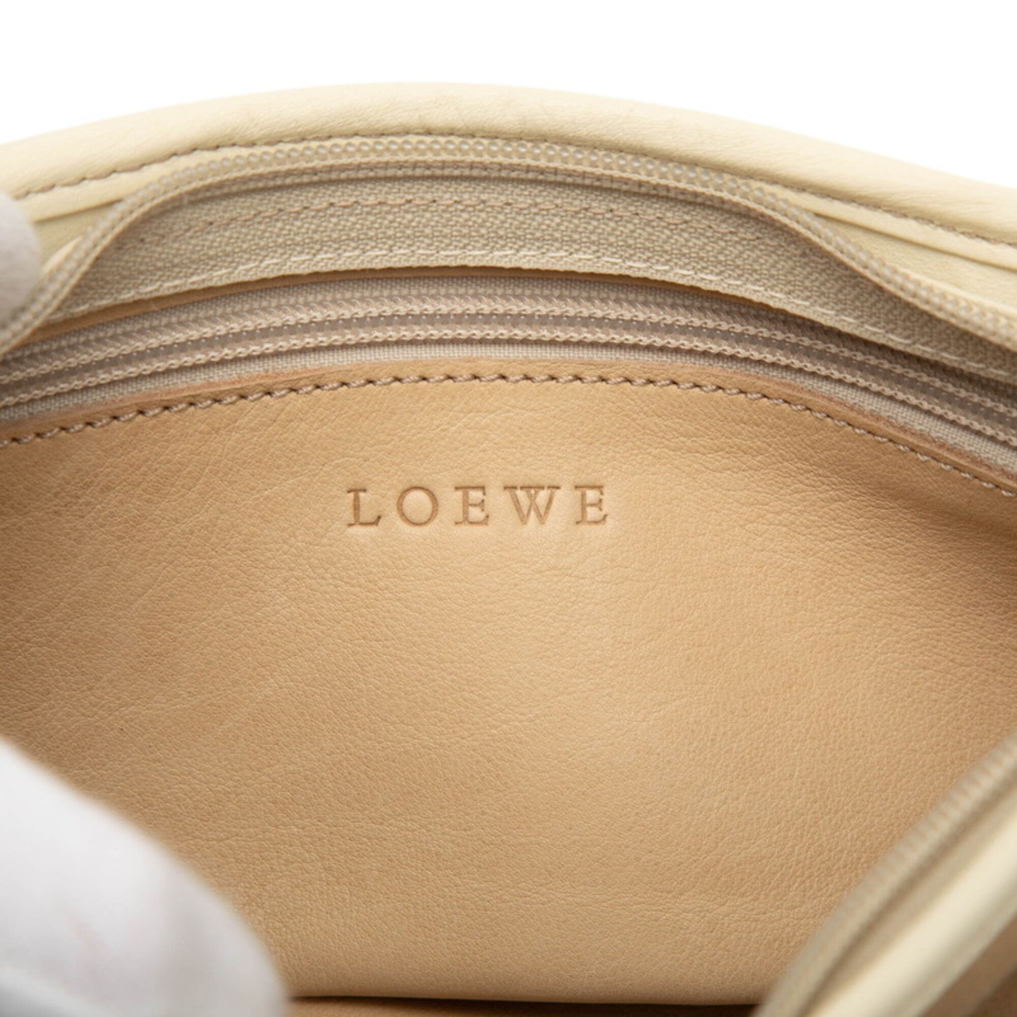 Loewe Beige White Leather Shoulder Bag (Pre-Owned)