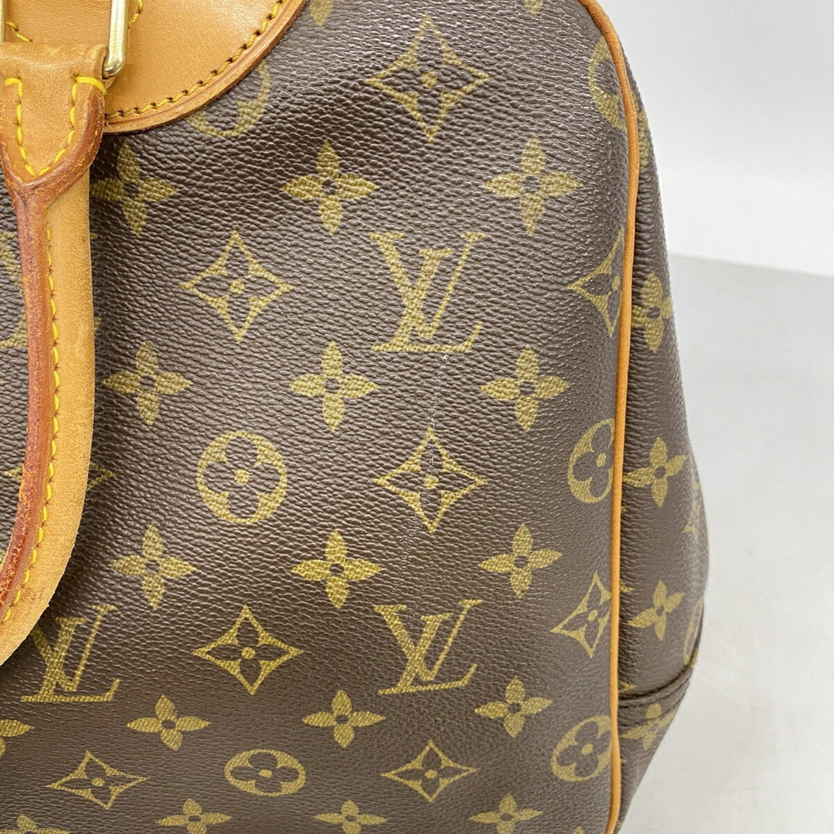 Louis Vuitton Brown Handbag (Pre-Owned)