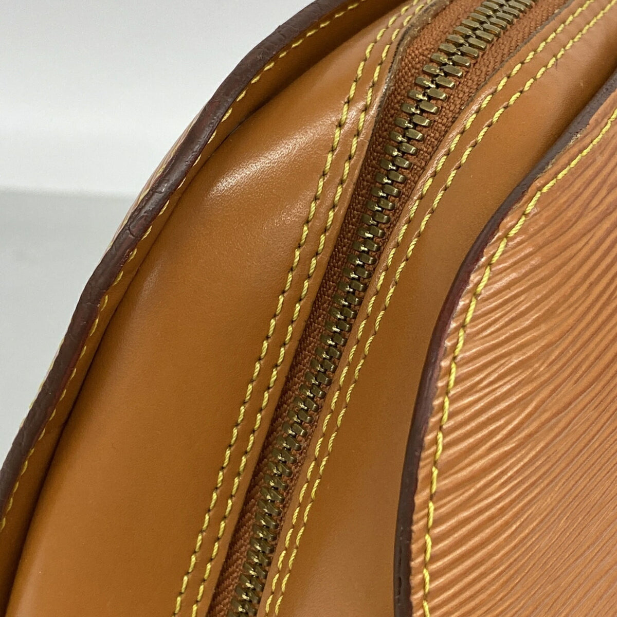 Louis Vuitton Gold Cipango Handbag (Pre-Owned)