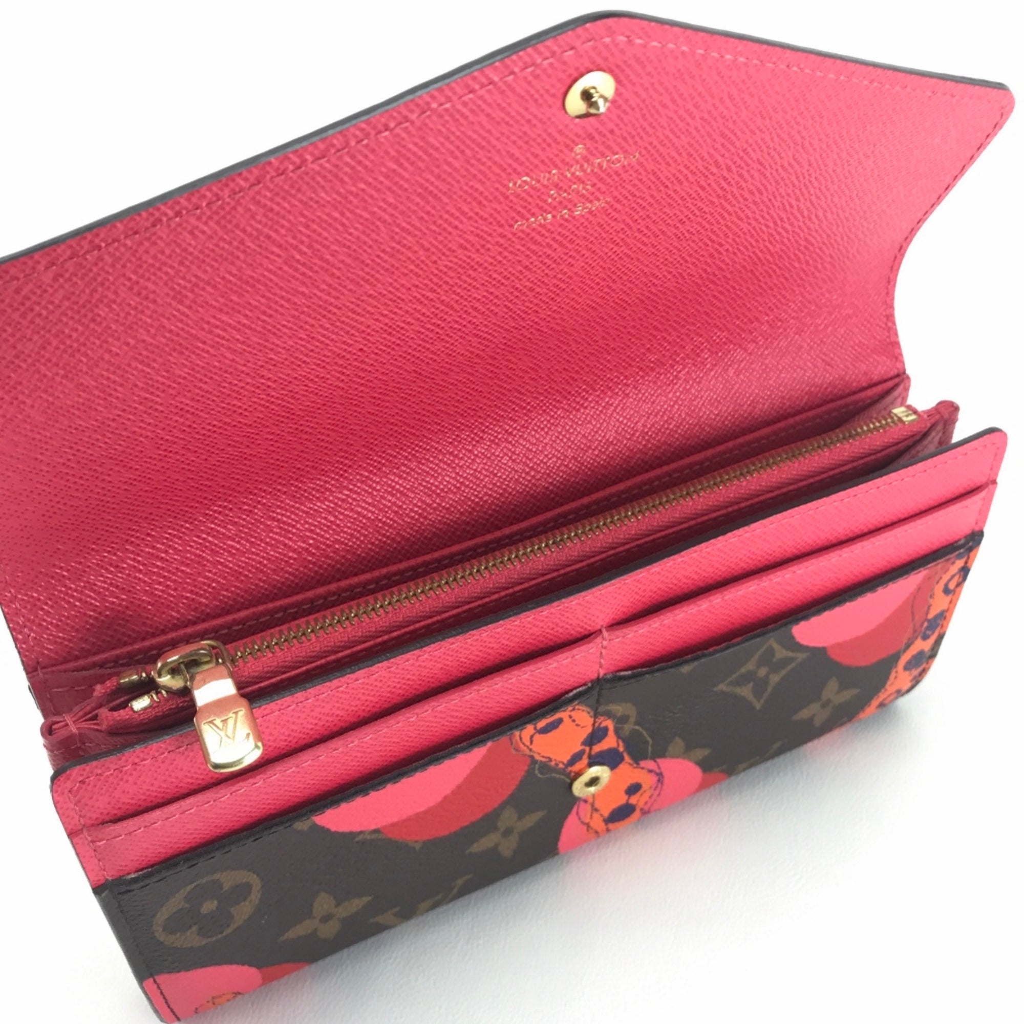 Louis Vuitton Other Other Wallet (Bi-Fold) (Pre-Owned)