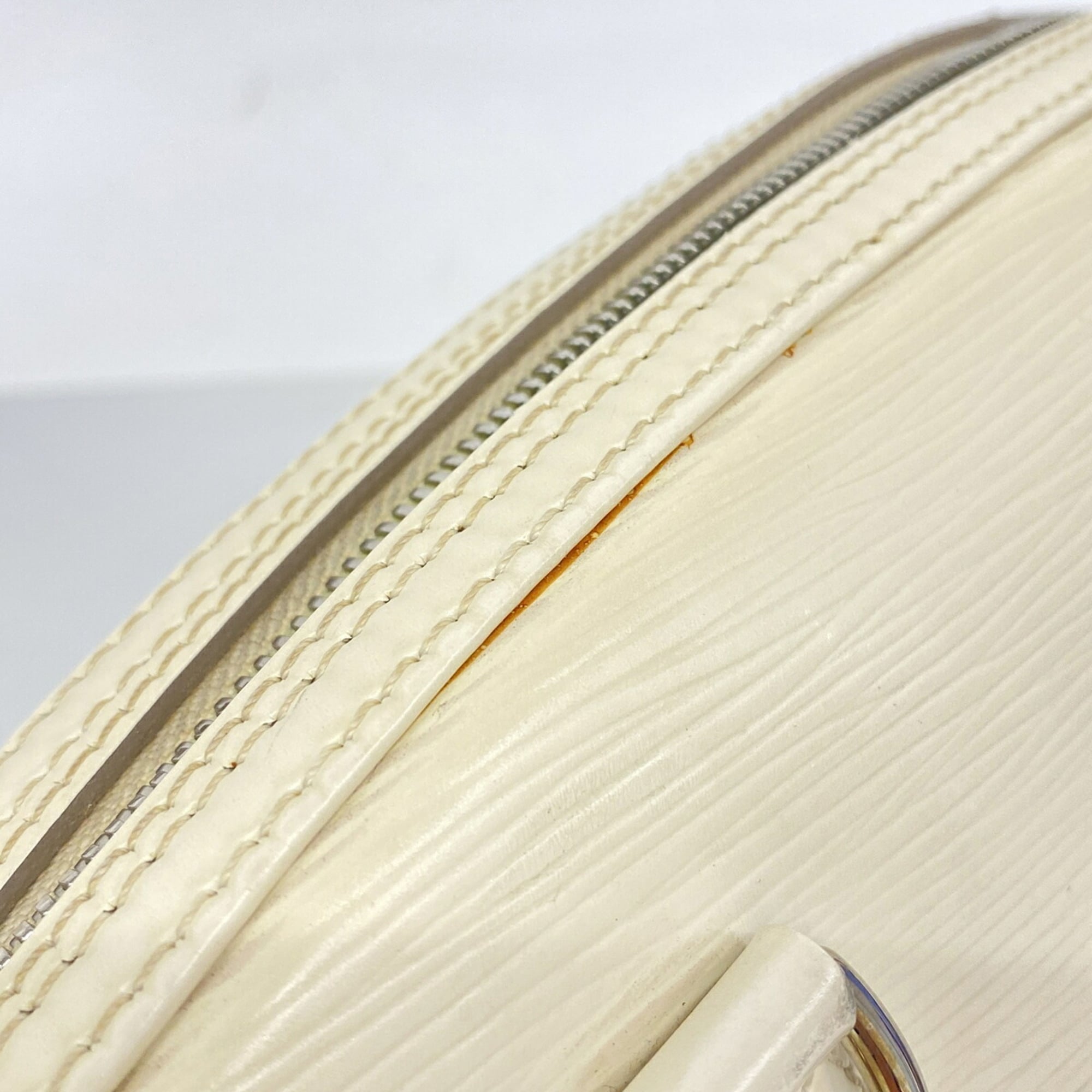 Louis Vuitton Lv Off White Handbag (Pre-Owned)