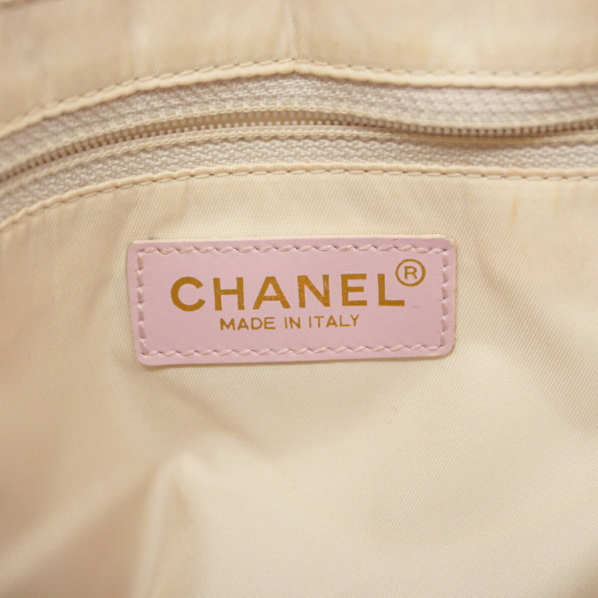Chanel Pink Nylon Tote Bag (Pre-Owned)