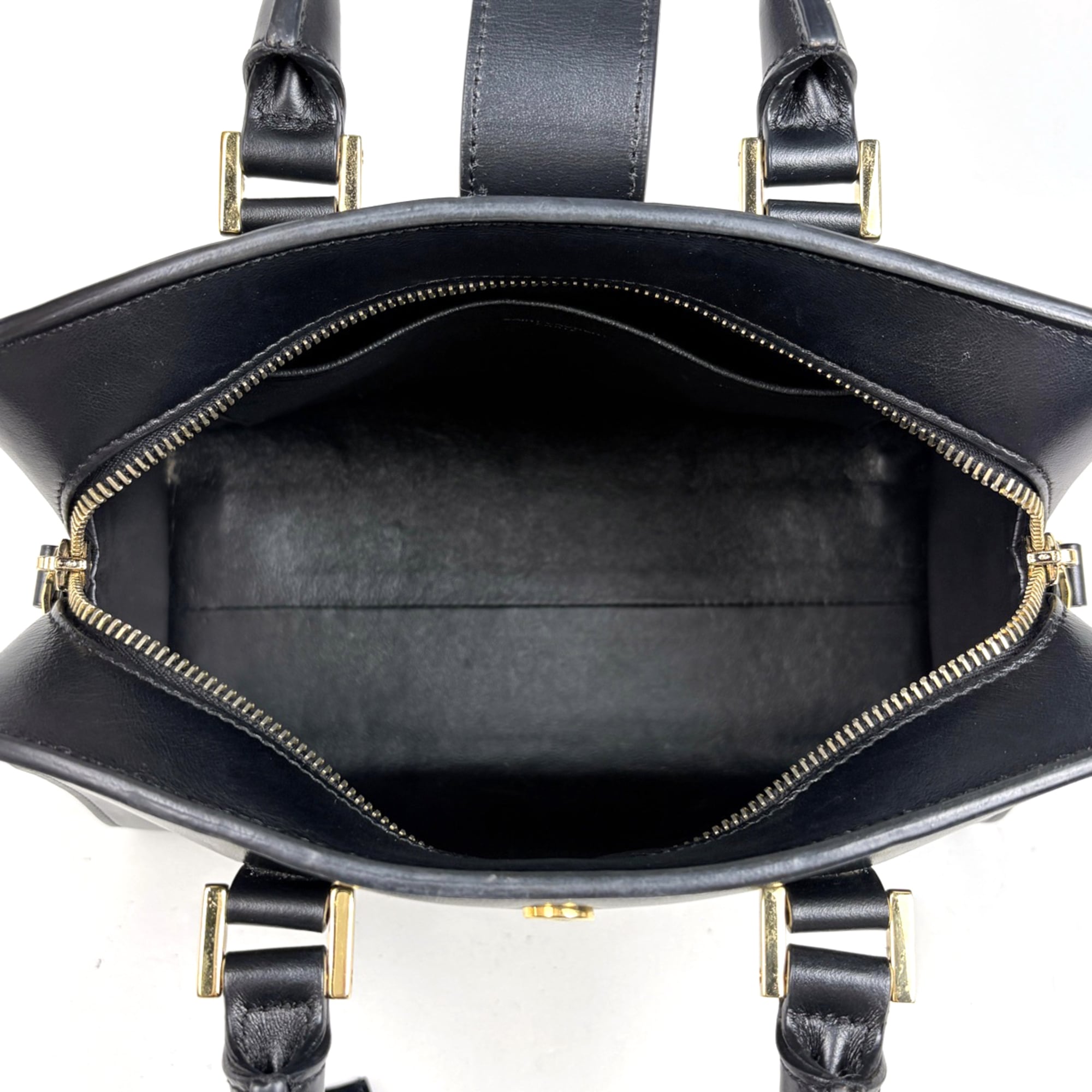 Yves Saint Laurent Black Leather Handbag (Pre-Owned)