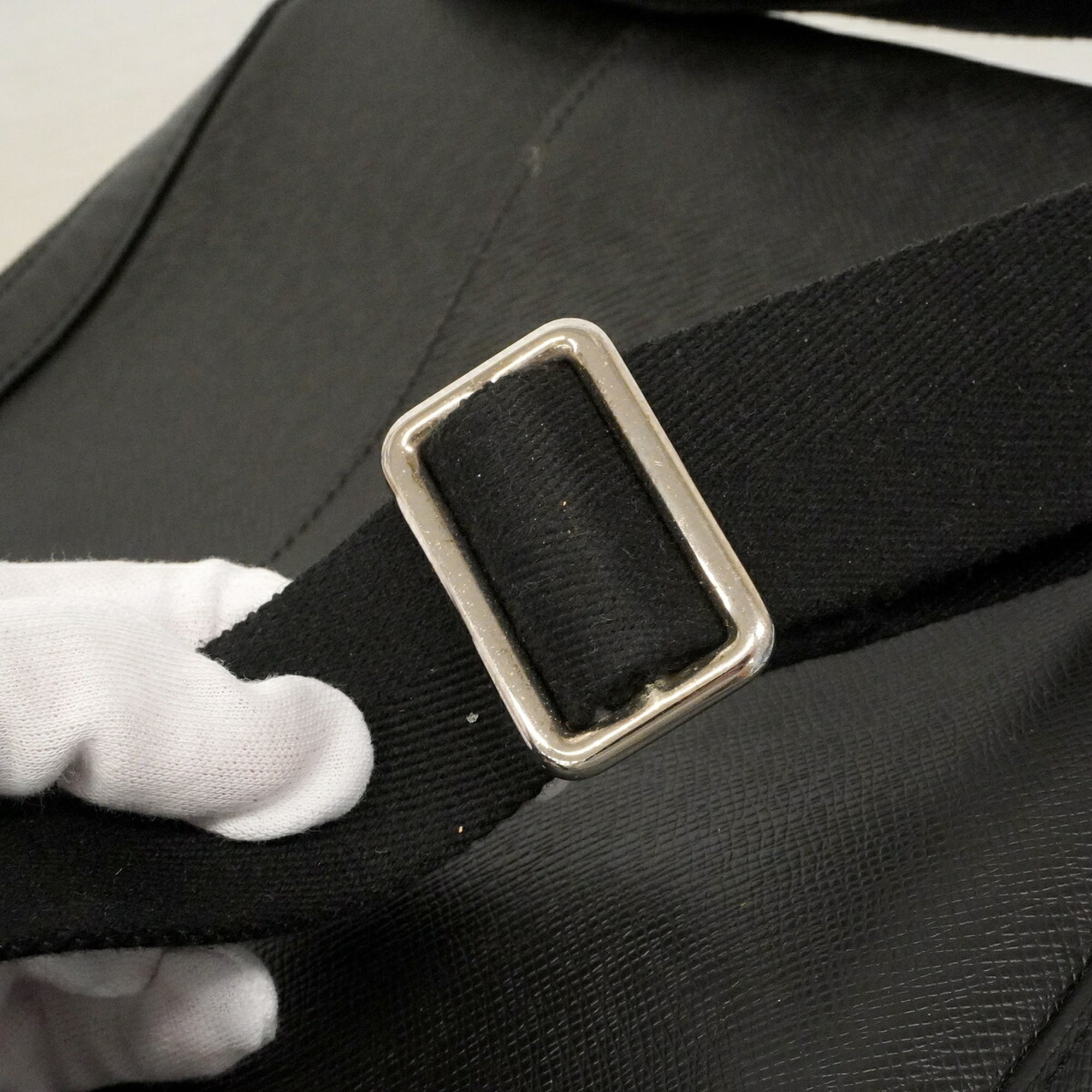 Louis Vuitton Black Shoulder Bag (Pre-Owned)