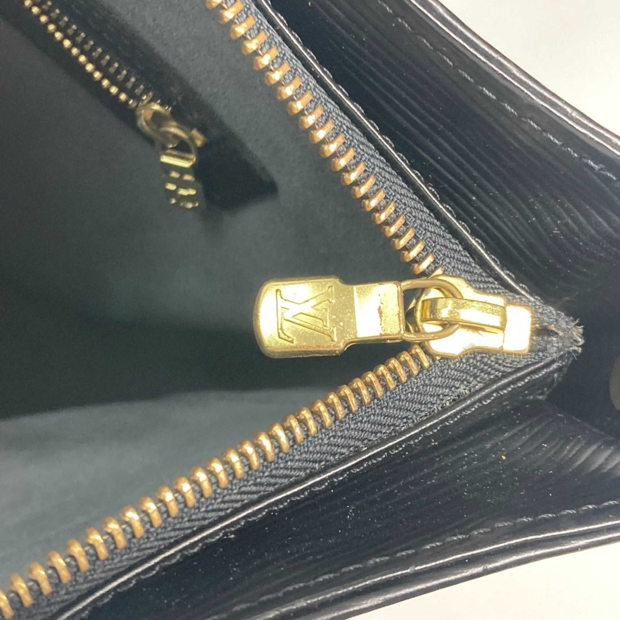 Louis Vuitton Epi Black Noir Epi Leather Shoulder Bag (Pre-Owned)
