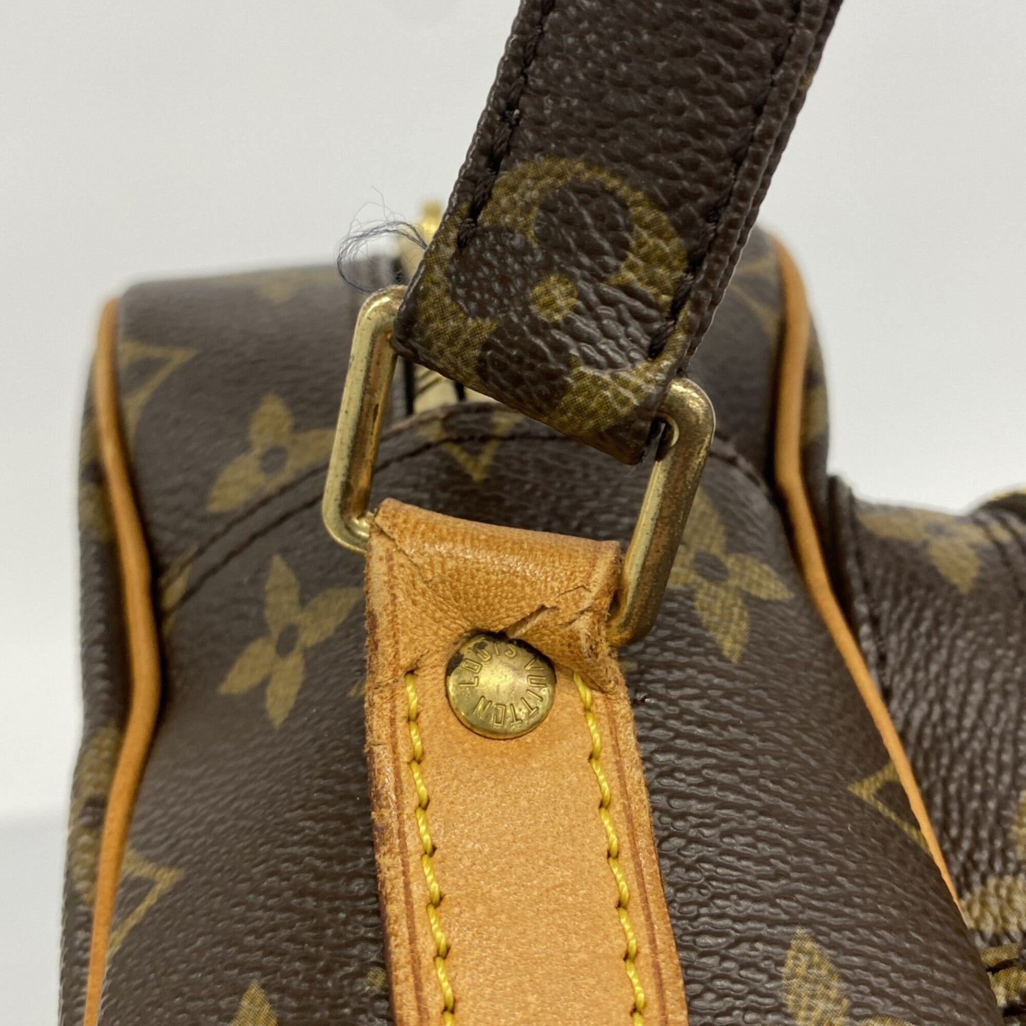 Louis Vuitton Brown Shoulder Bag (Pre-Owned)