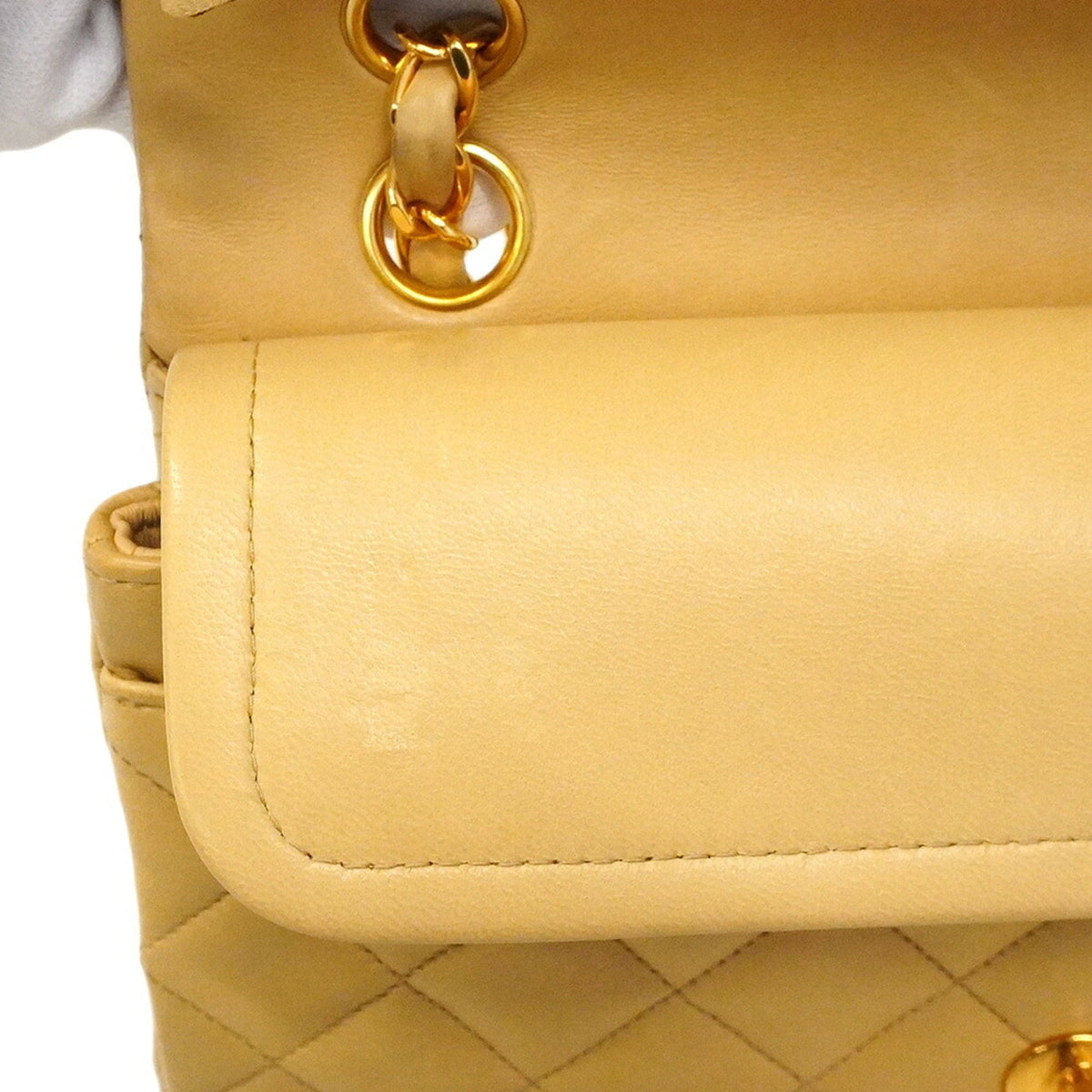 Chanel Beige Leather Shoulder Bag (Pre-Owned)