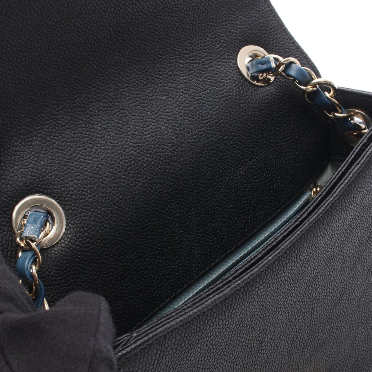 Chanel Black Grained Calfskin Handbag Shoulder Bag (Pre-Owned)
