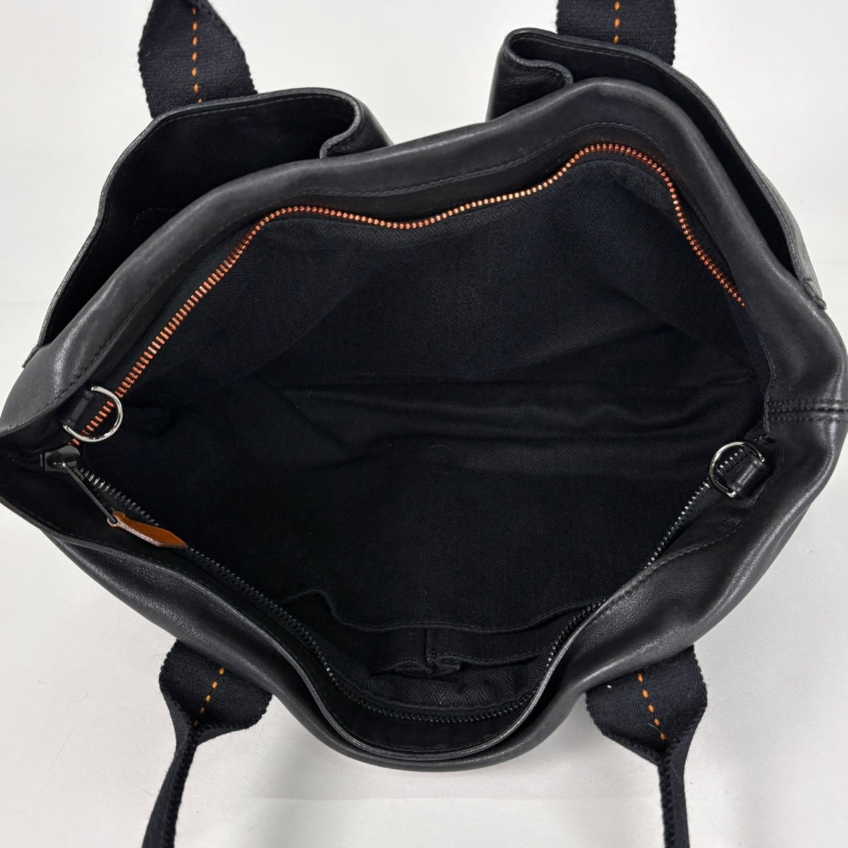 Hermes Caravan Horizontal Black Veau Derma Handbag (Pre-Owned)