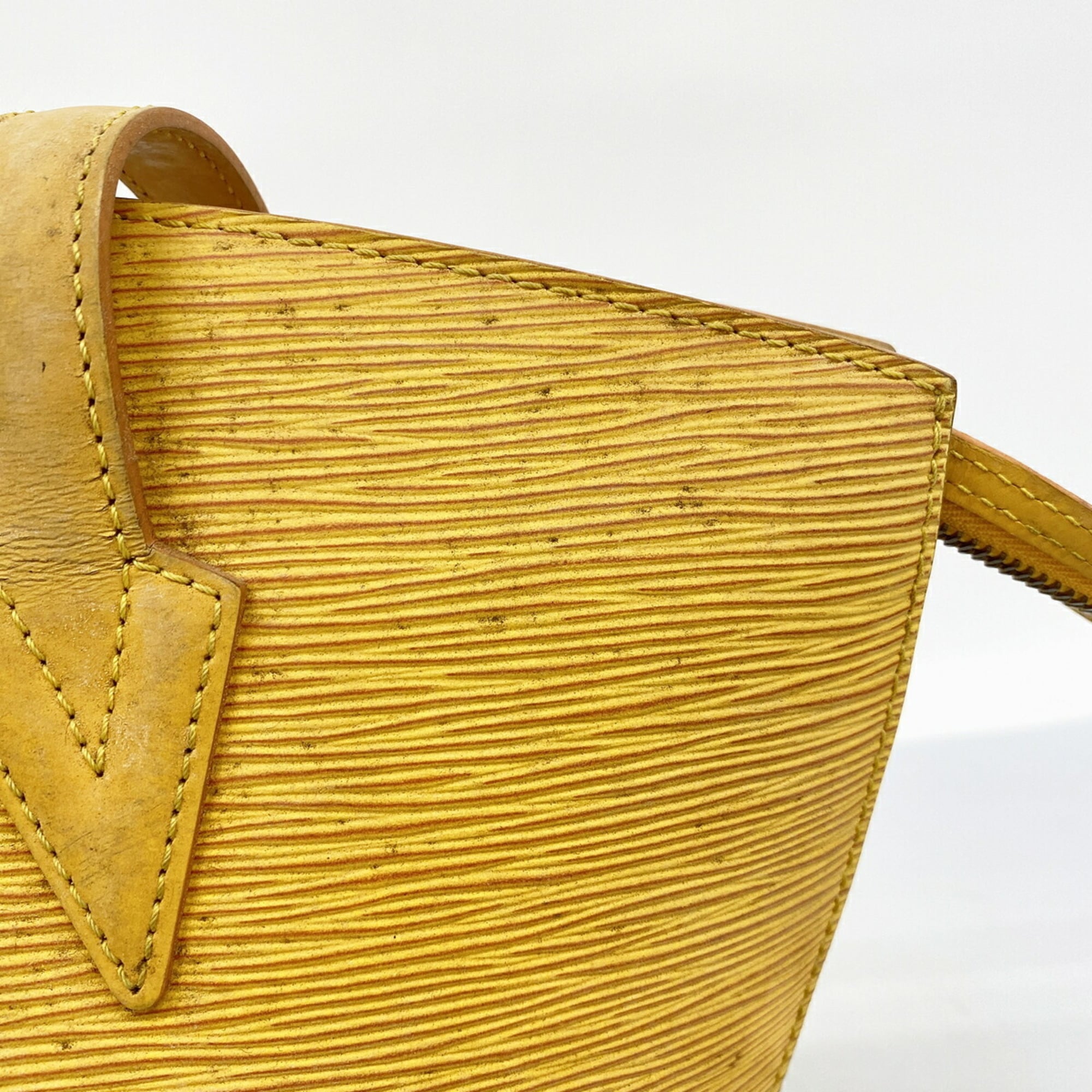 Louis Vuitton Jaune Shoulder Bag (Pre-Owned)