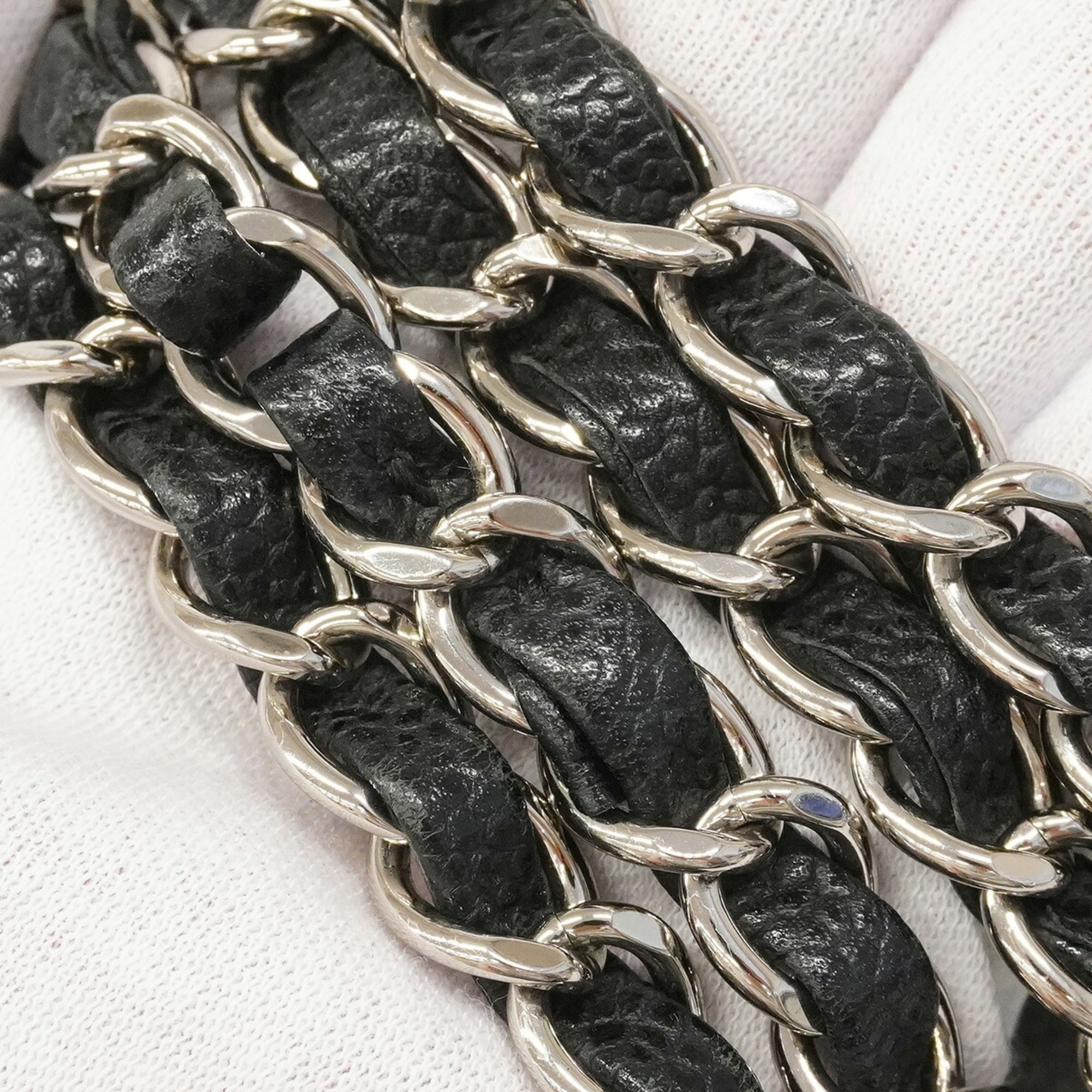 Chanel Black Grained Calfskin Shoulder Bag (Pre-Owned)