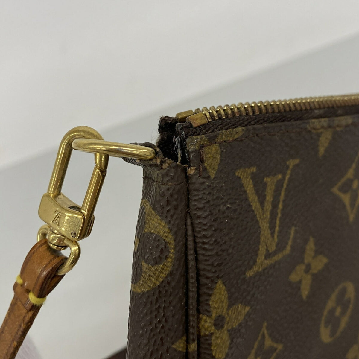 Louis Vuitton Brown Pouch (Pre-Owned)