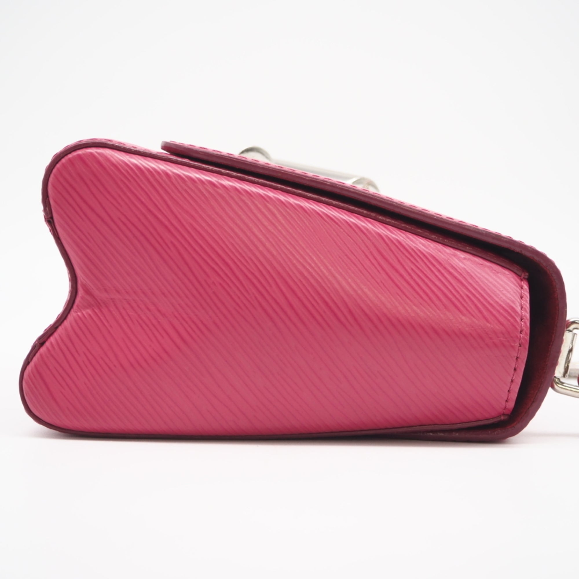 Louis Vuitton Fuchsia Pink Shoulder Bag (Pre-Owned)