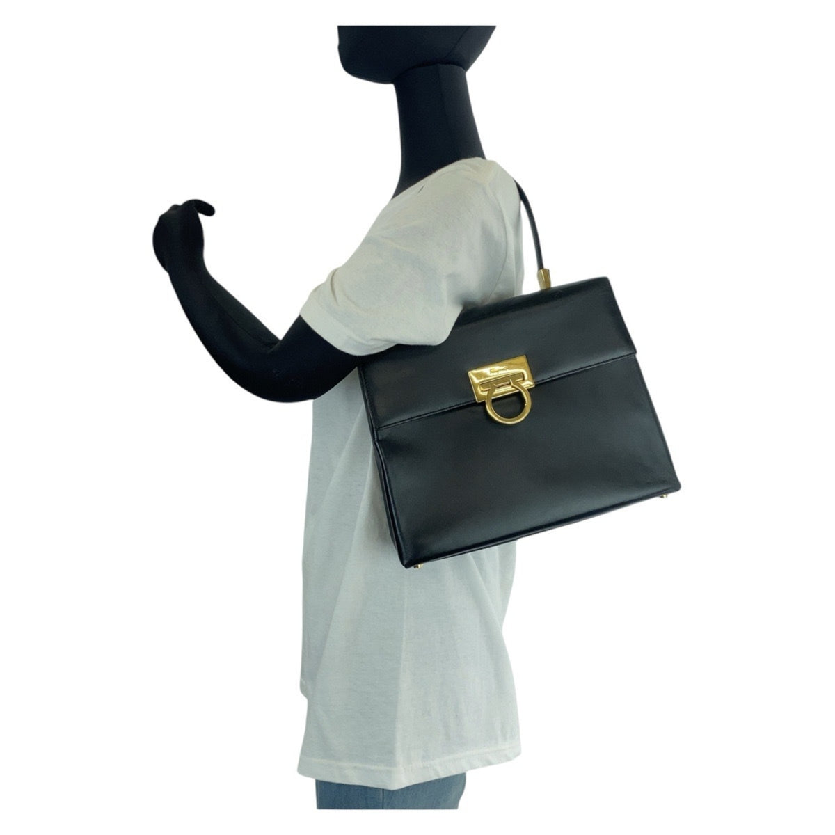 Salvatore Ferragamo Black Leather Handbag Shoulder Bag (Pre-Owned)