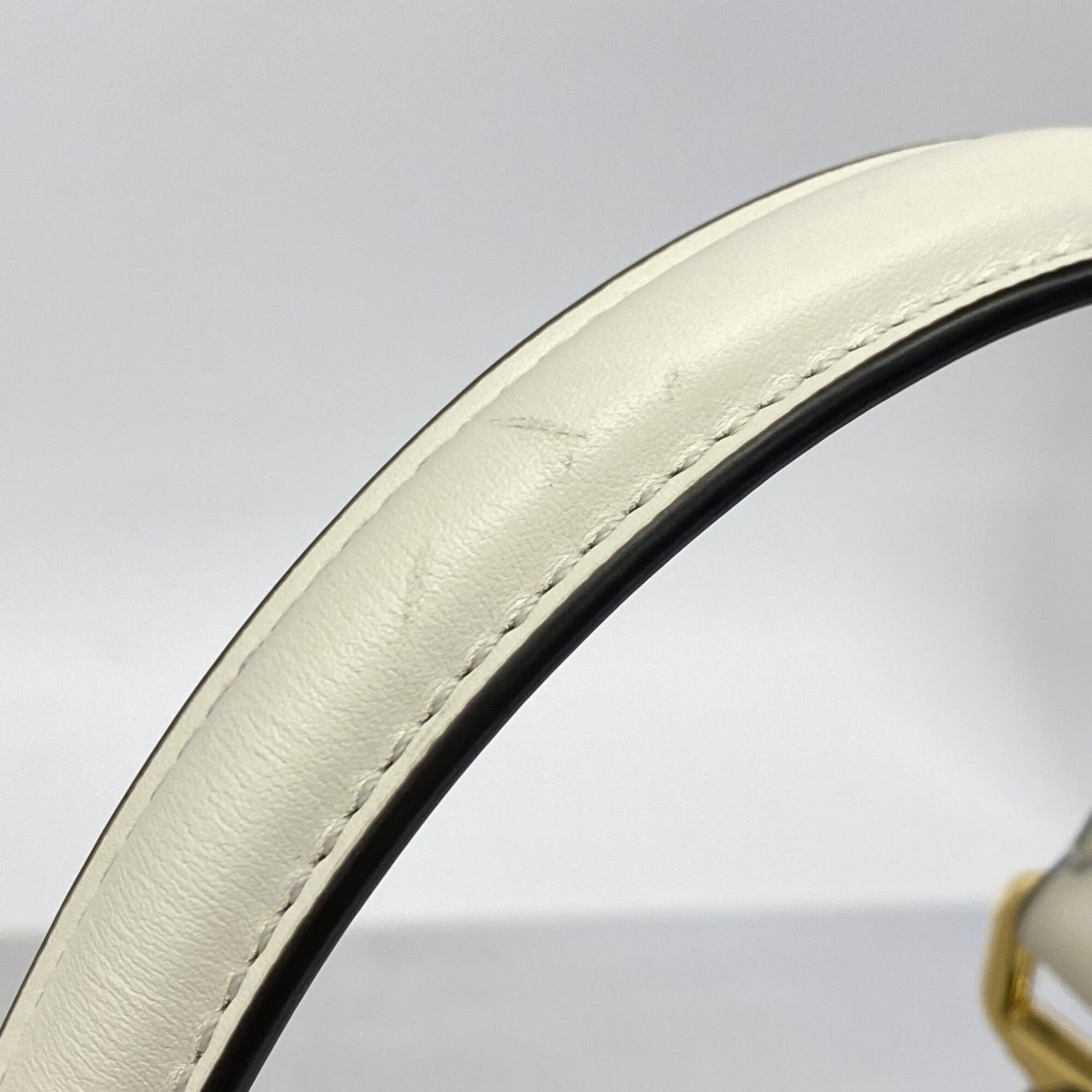 Fendi White Leather Handbag (Pre-Owned)