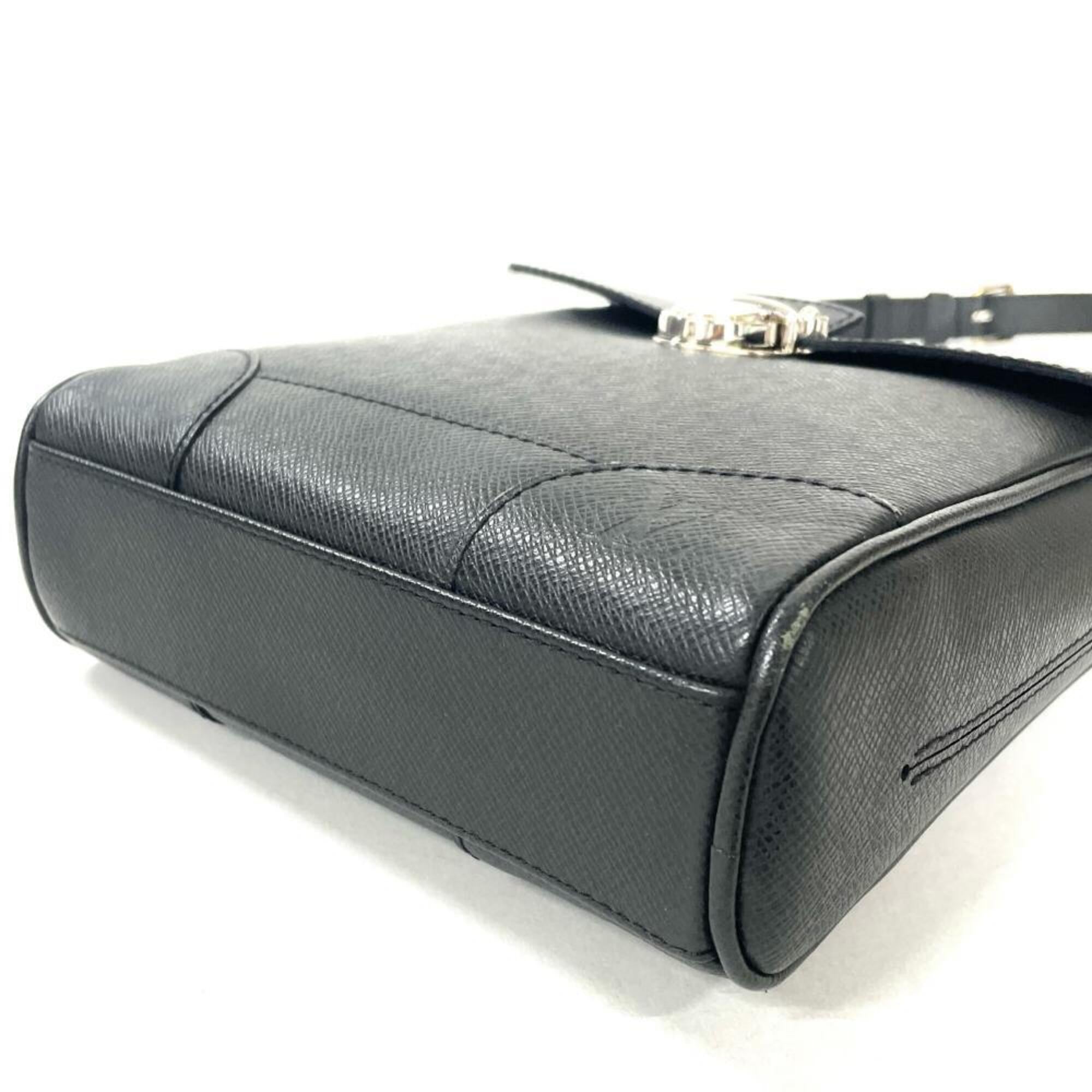 Louis Vuitton Black Taiga Leather Shoulder Bag (Pre-Owned)