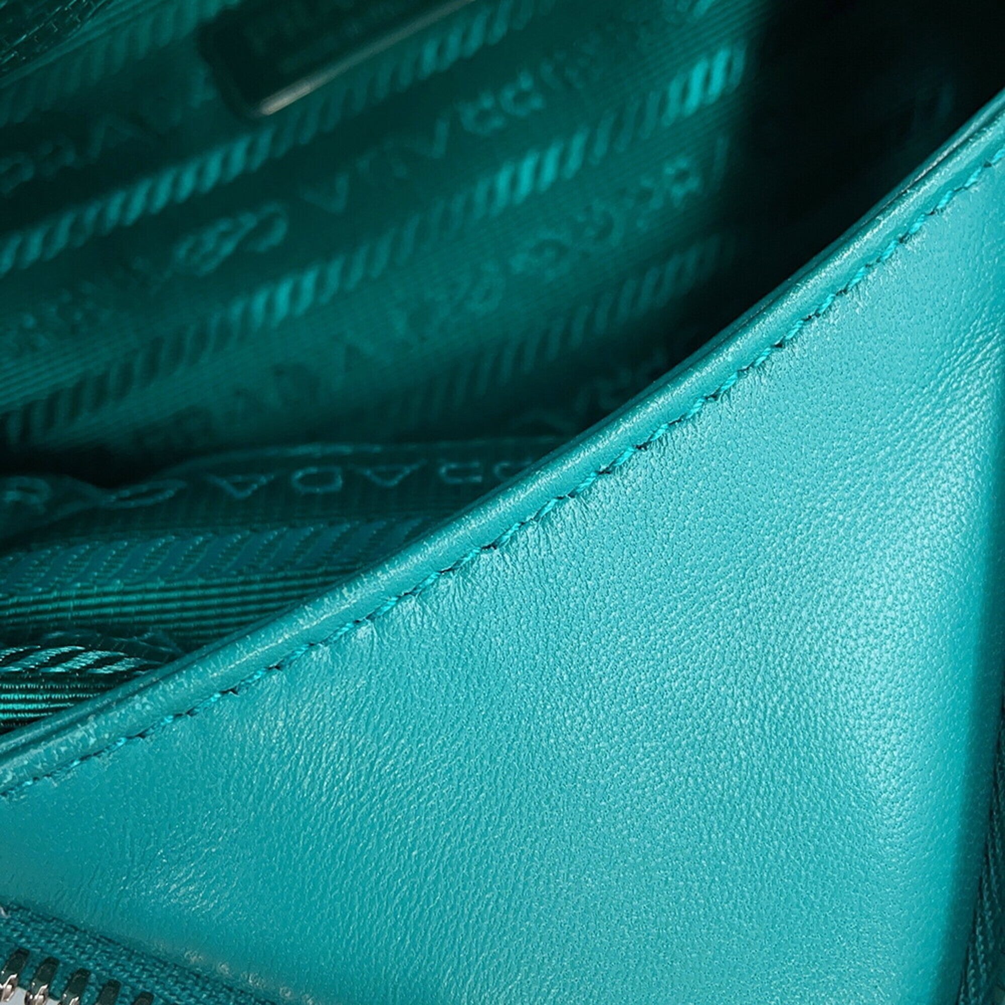 Prada Green Turquoise Leather Handbag (Pre-Owned)