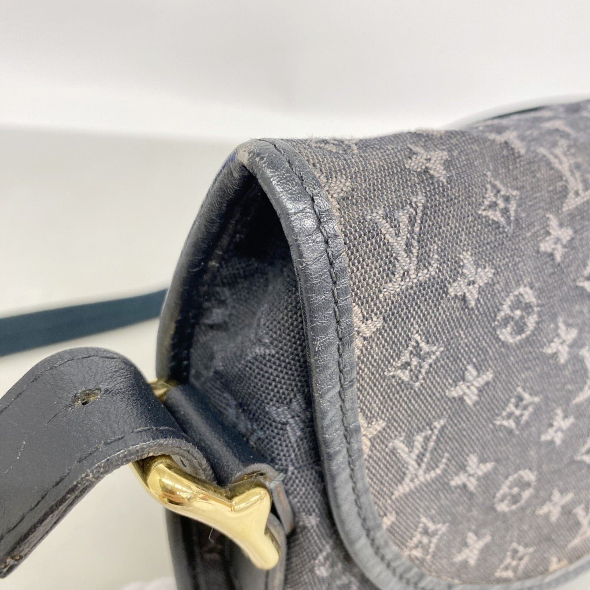 Louis Vuitton Tst Blue Shoulder Bag (Pre-Owned)