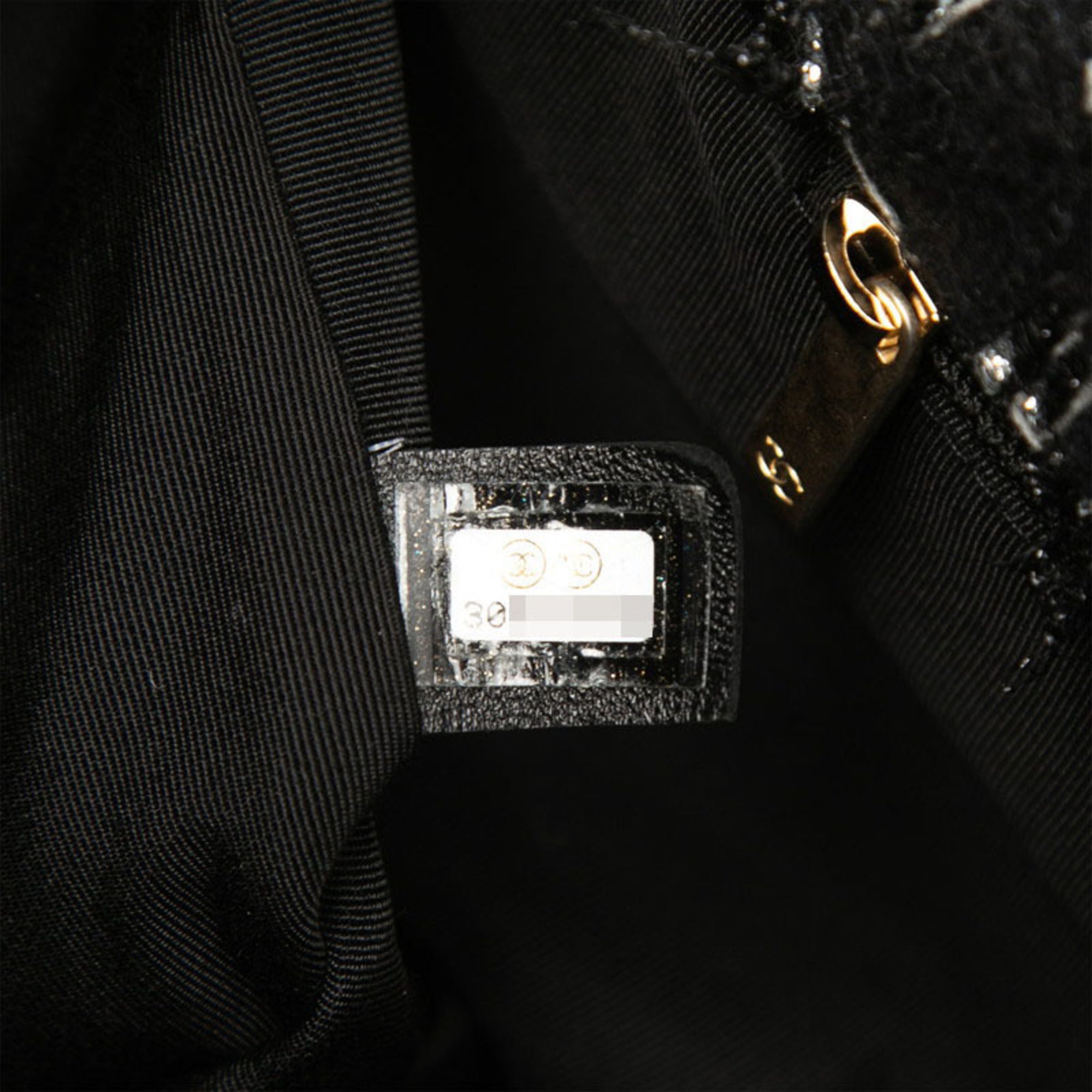 Chanel Black Tweed Shoulder Bag (Pre-Owned)