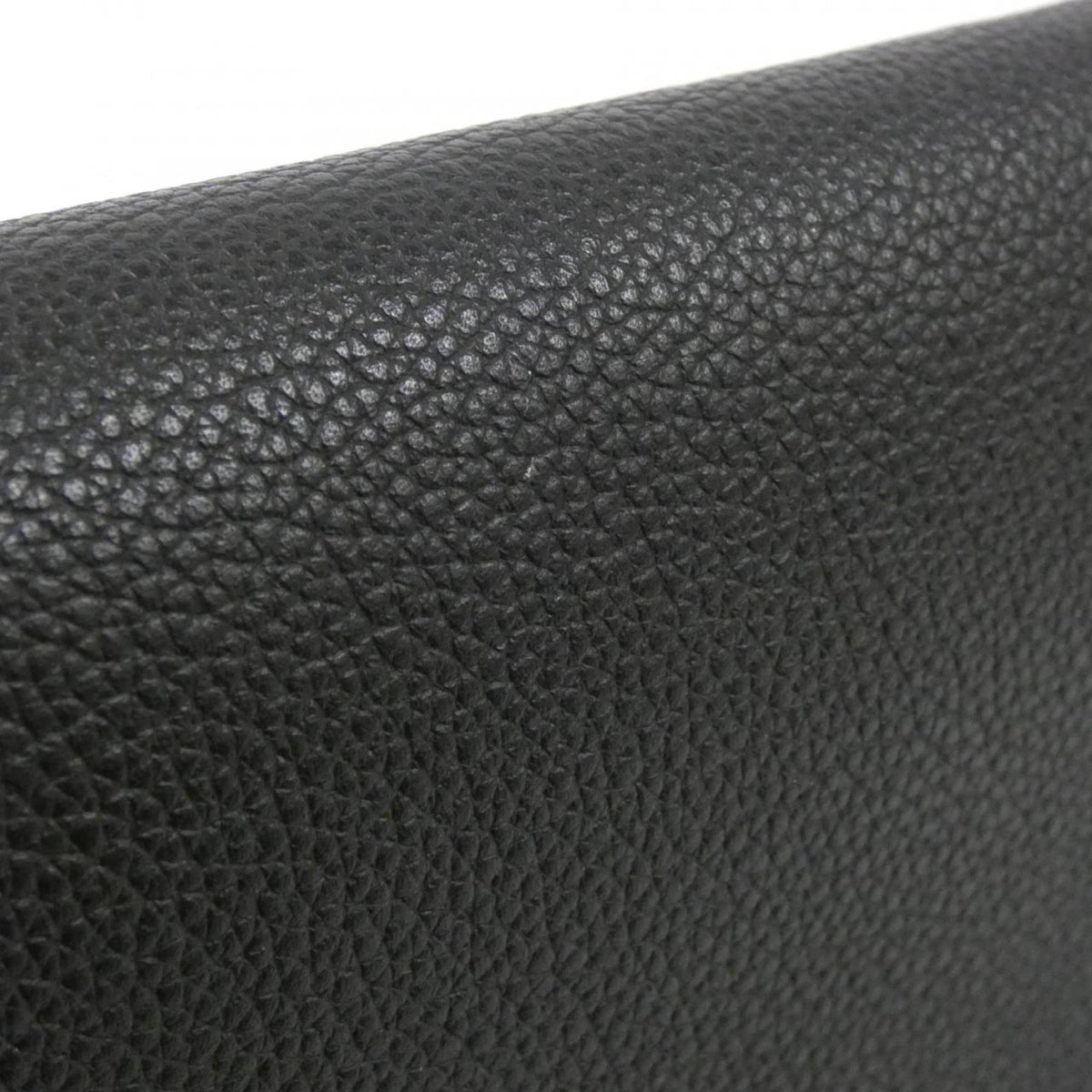 Louis Vuitton Black Leather Shoulder Bag (Pre-Owned)