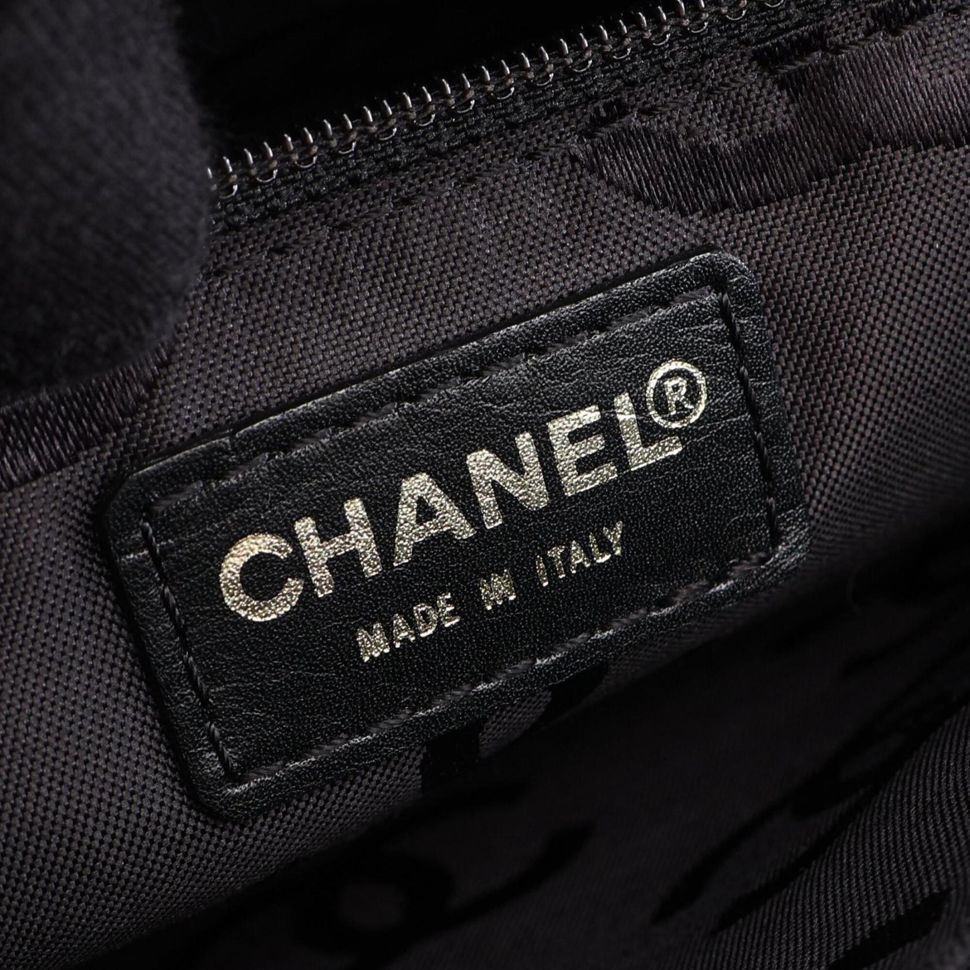 Chanel Black Leather Handbag (Pre-Owned)