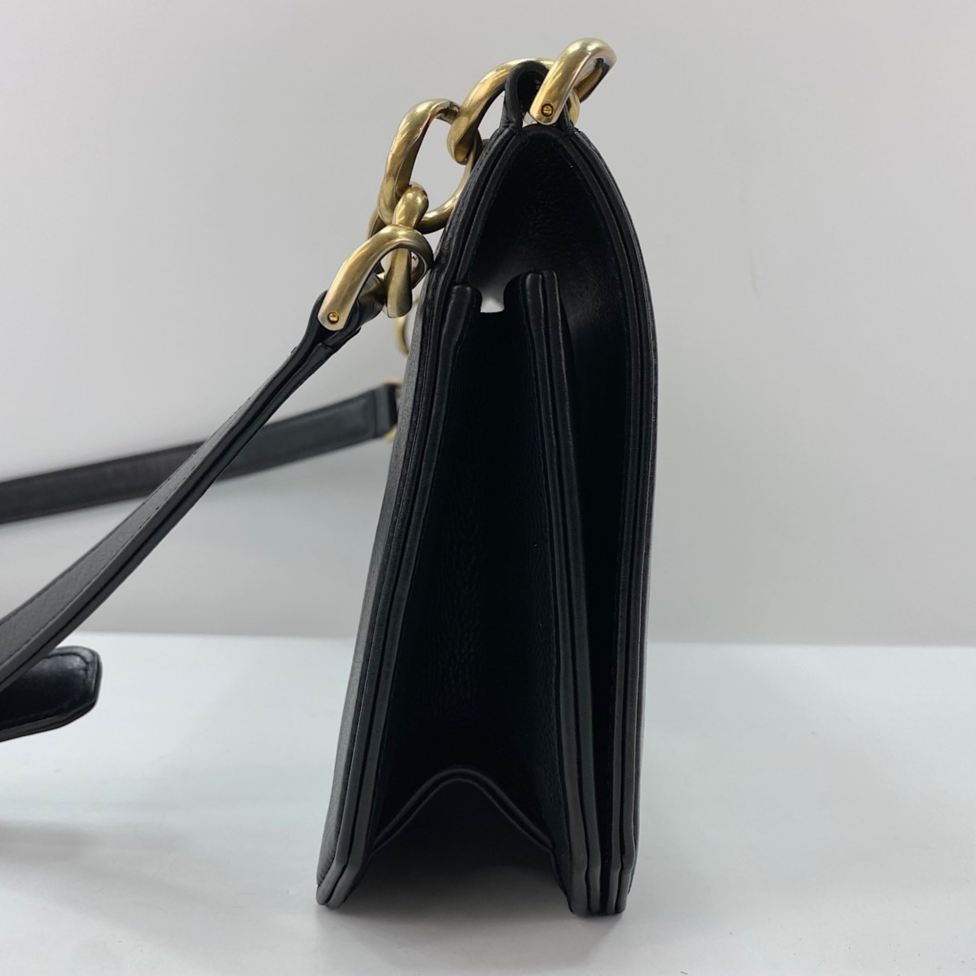 Chanel Matelasse Black Shoulder Bag (Pre-Owned)