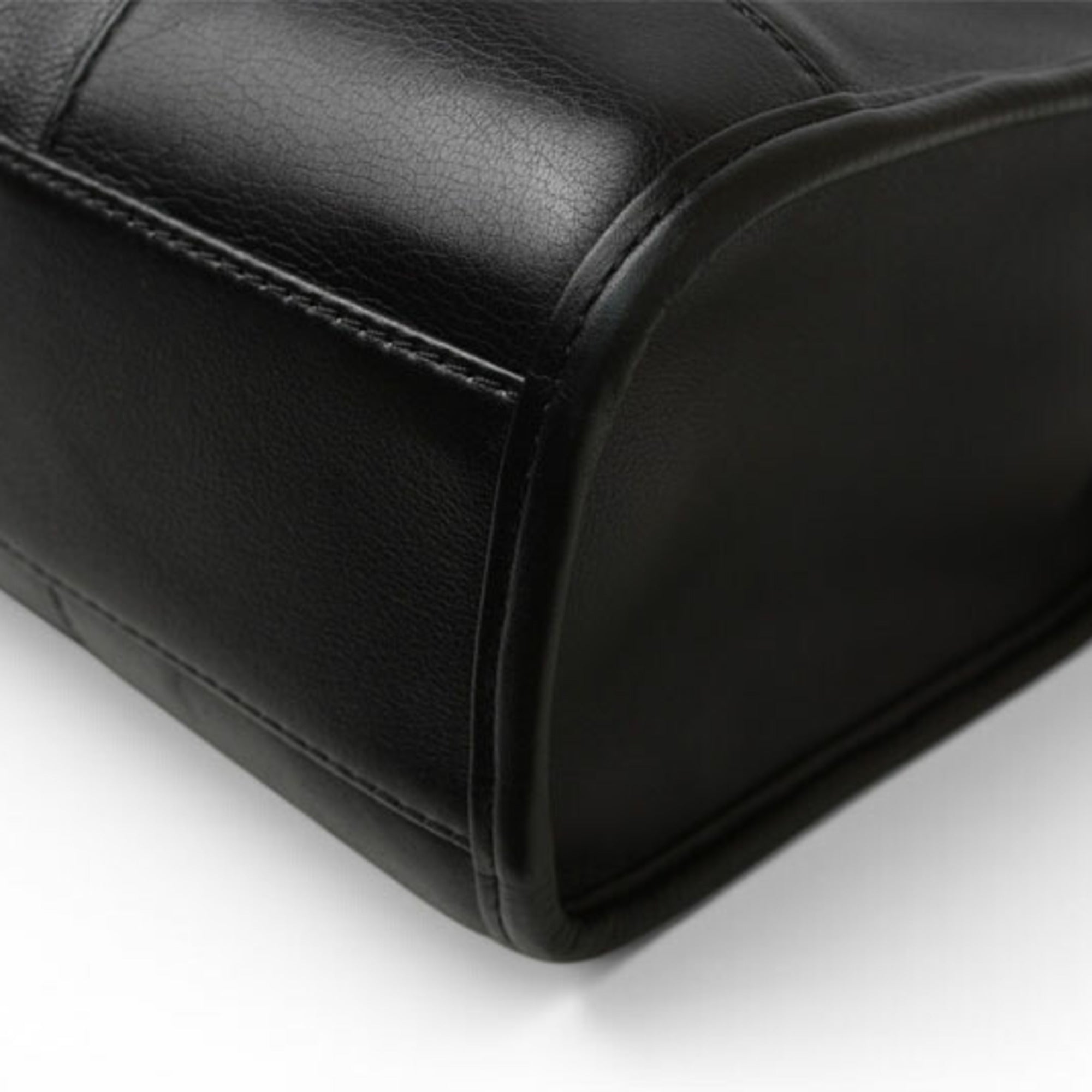 Loewe Black Leather Shoulder Bag (Pre-Owned)