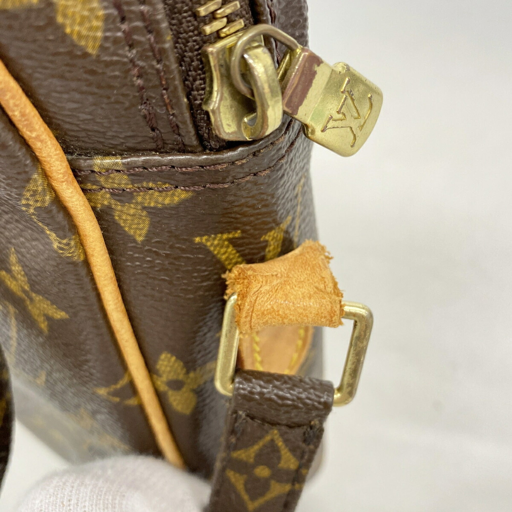 Louis Vuitton Brown Shoulder Bag (Pre-Owned)