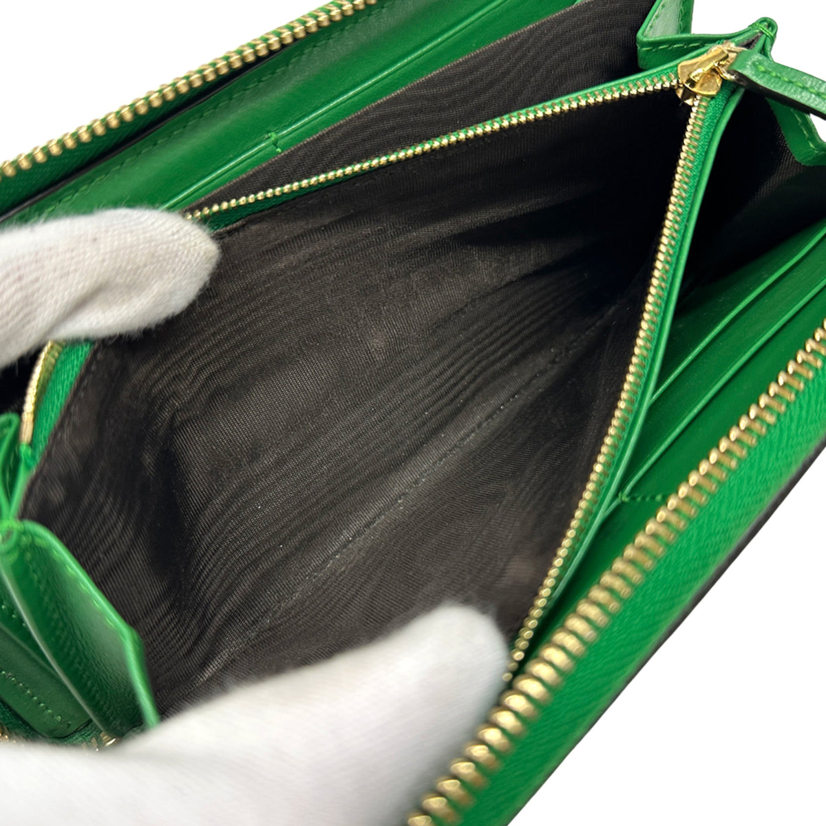 Gucci Green Leather Long Wallet (Bi-Fold) (Pre-Owned)