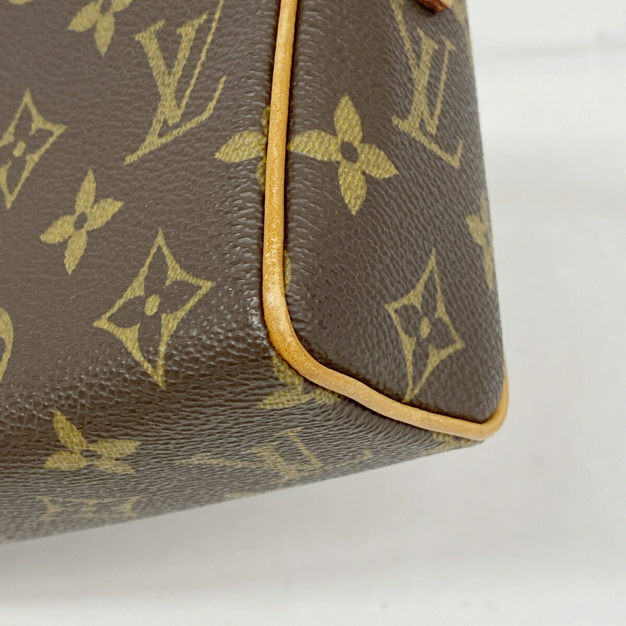 Louis Vuitton Brown Handbag (Pre-Owned)