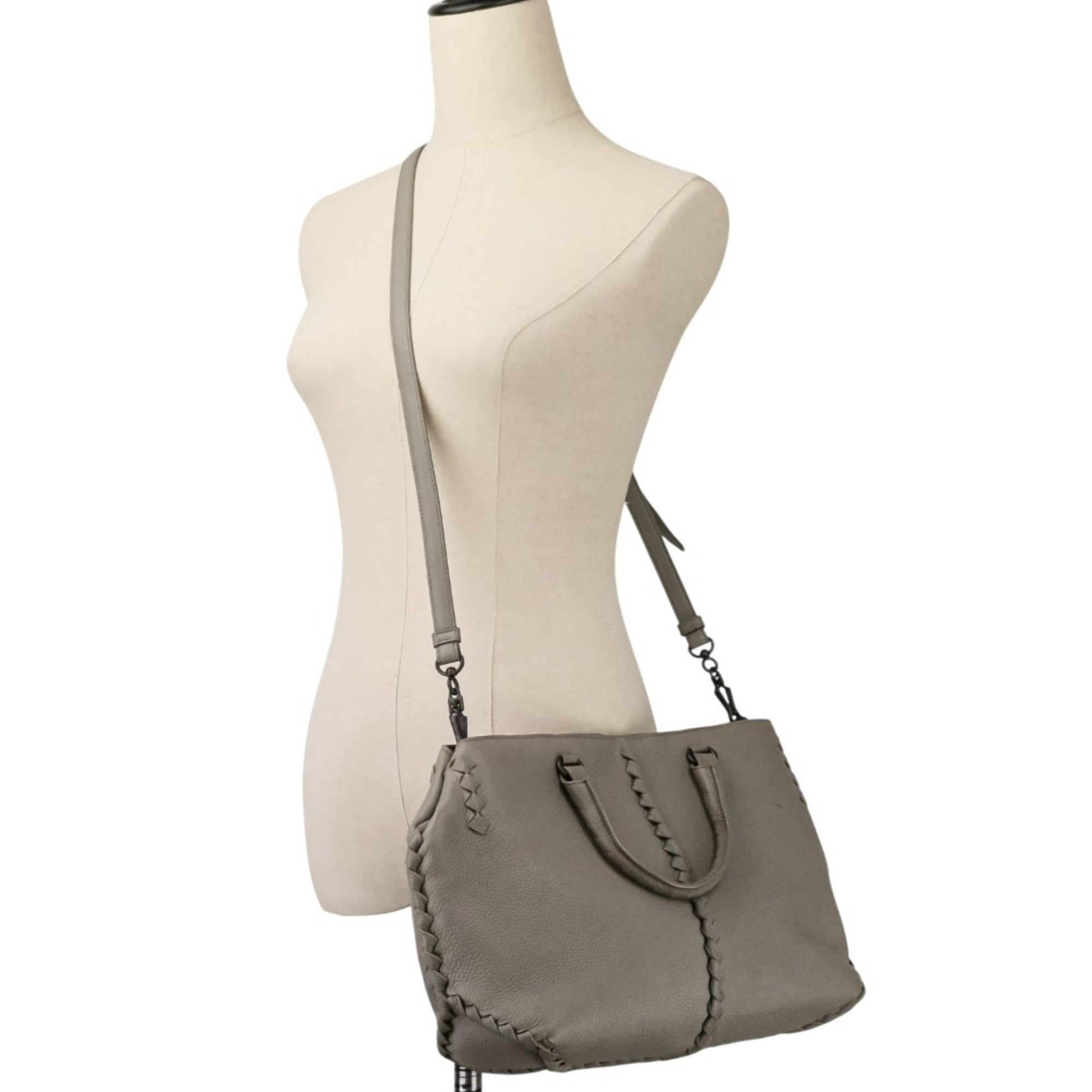Bottega Veneta Gray Handbag (Pre-Owned)