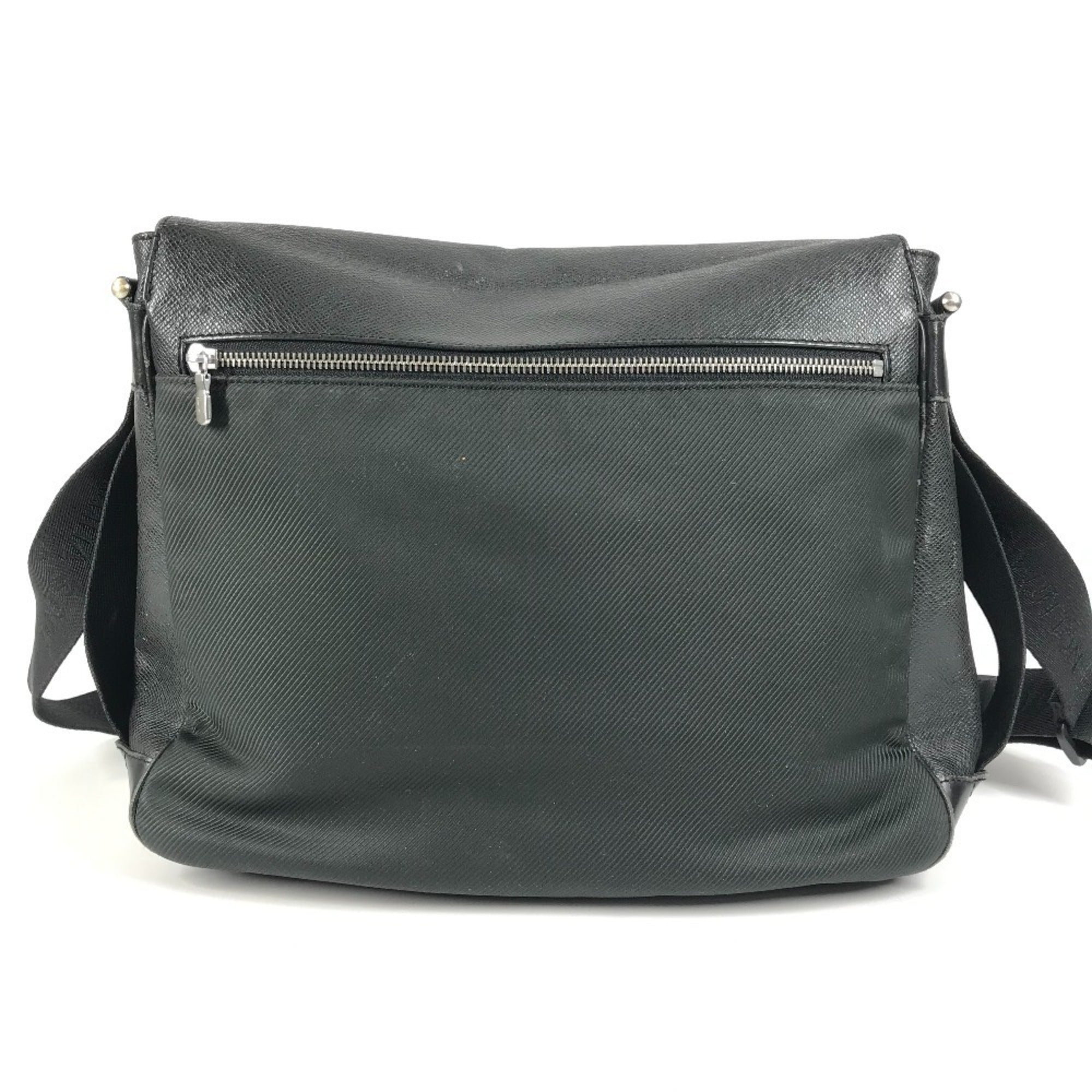 Louis Vuitton Black Noir Taiga Leather Nylon Canvas Leather Messenger Bag Shoulder Bag (Pre-Owned)