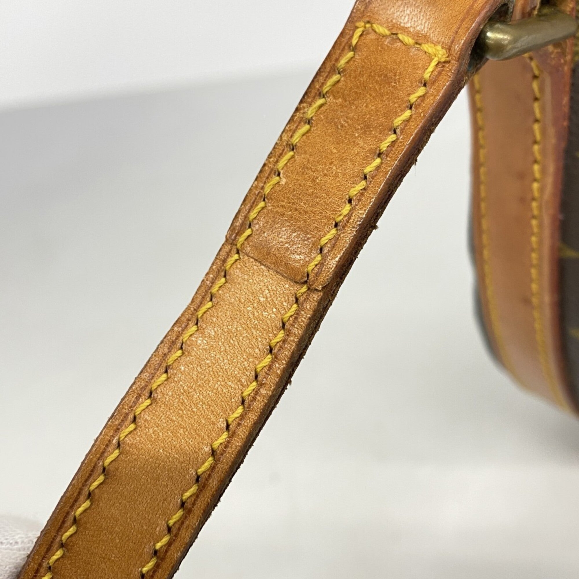 Louis Vuitton Brown Shoulder Bag (Pre-Owned)