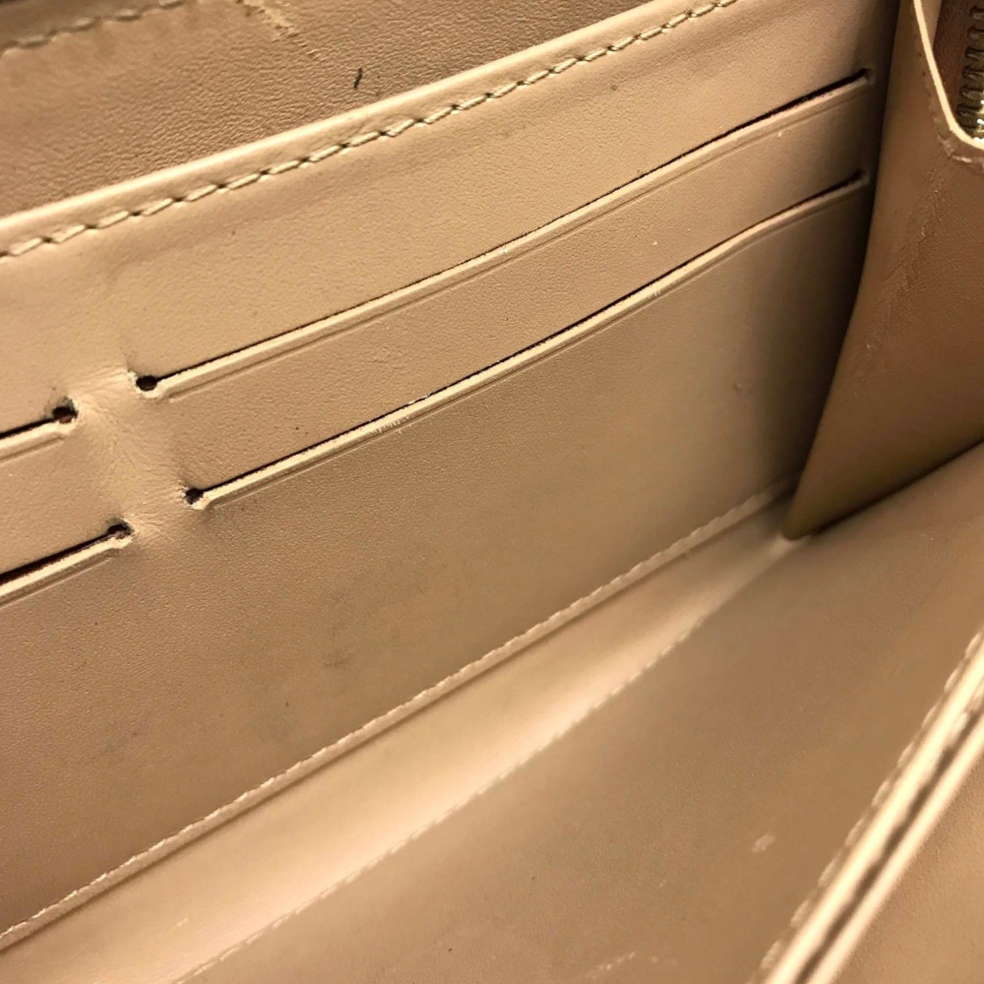 Louis Vuitton Beige Leather Long Wallet (Bi-Fold) (Pre-Owned)