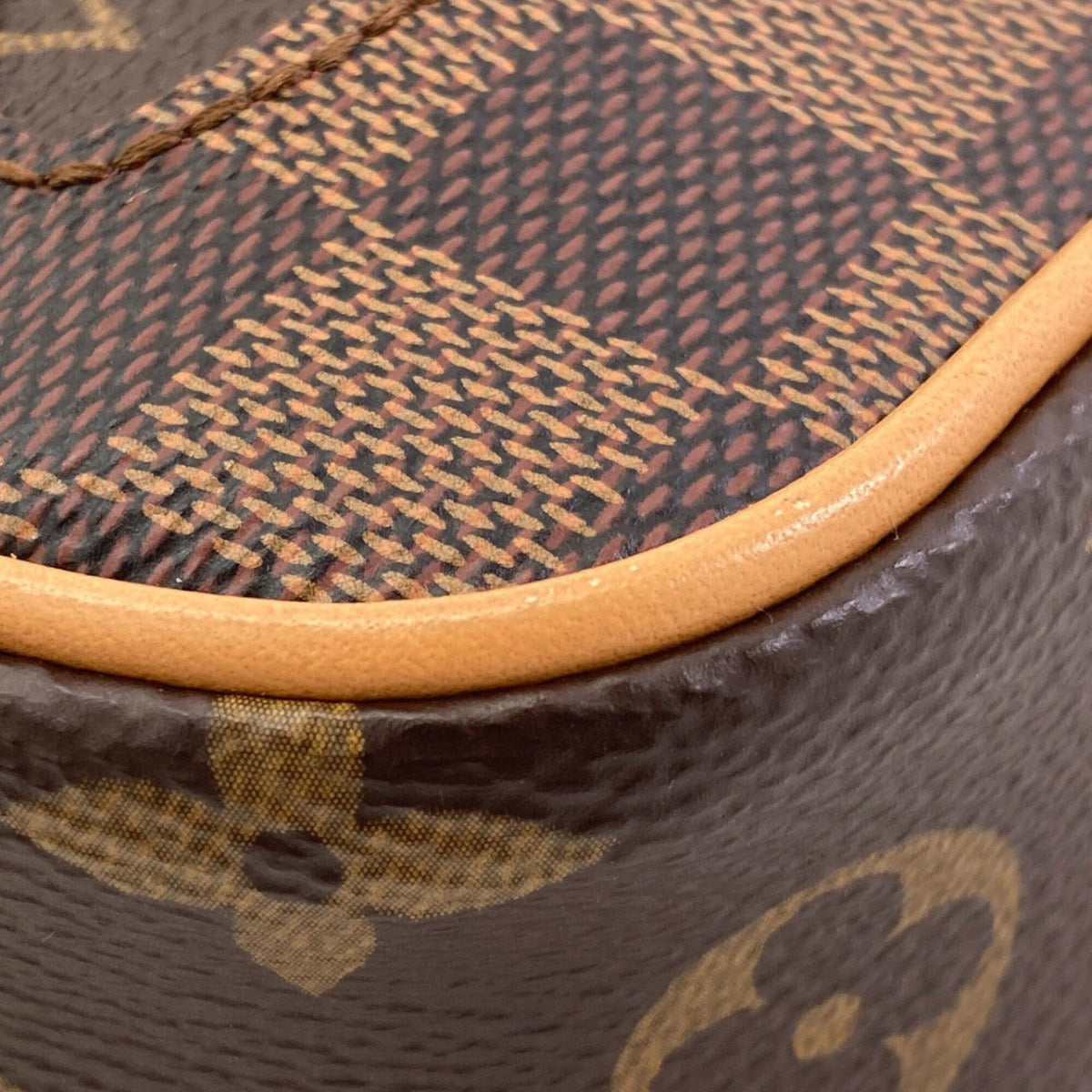 Louis Vuitton Brown Monogram Monogram Shoulder Bag (Pre-Owned)